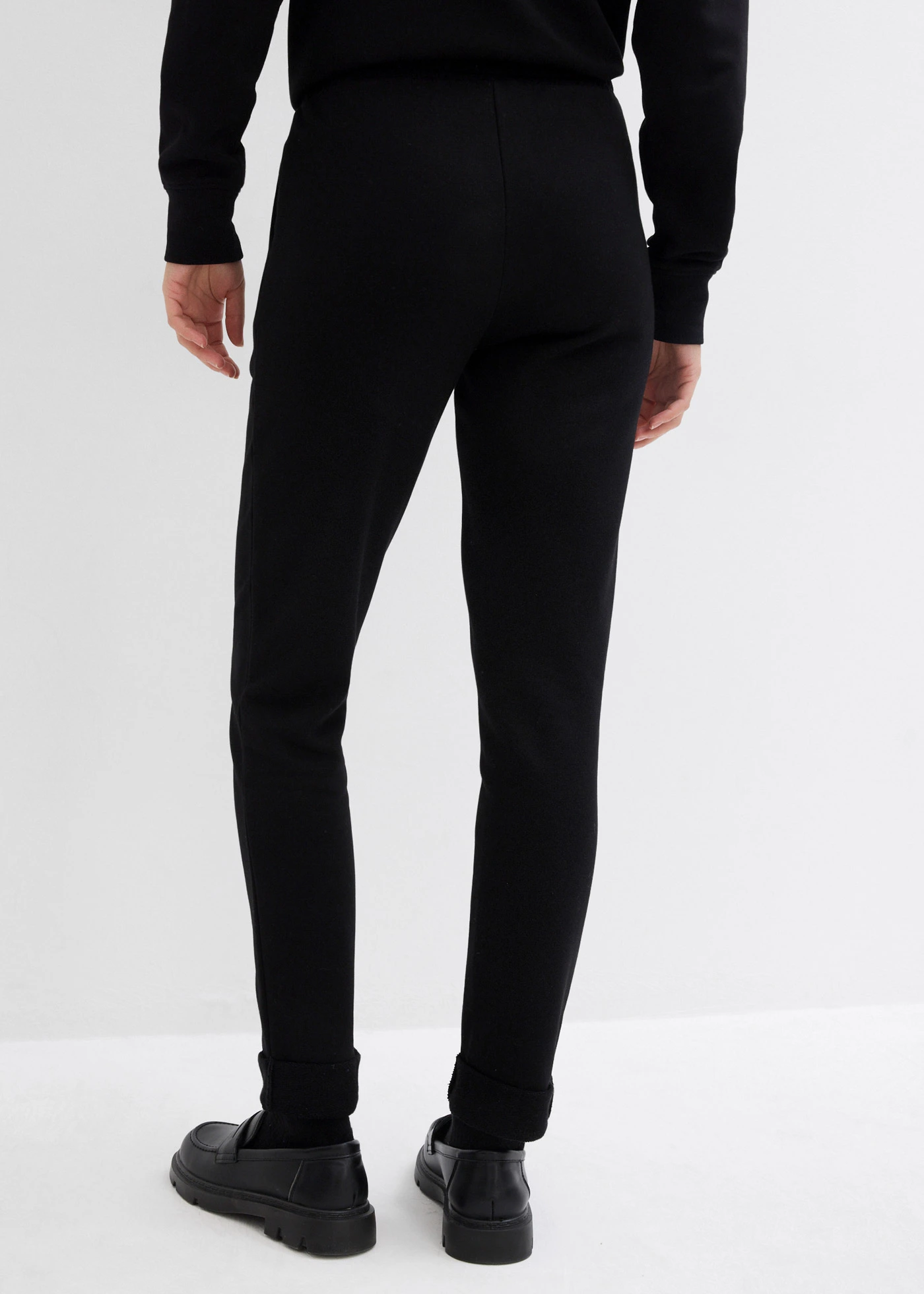 Strakke joggingbroek • zwart • bonprix online shop