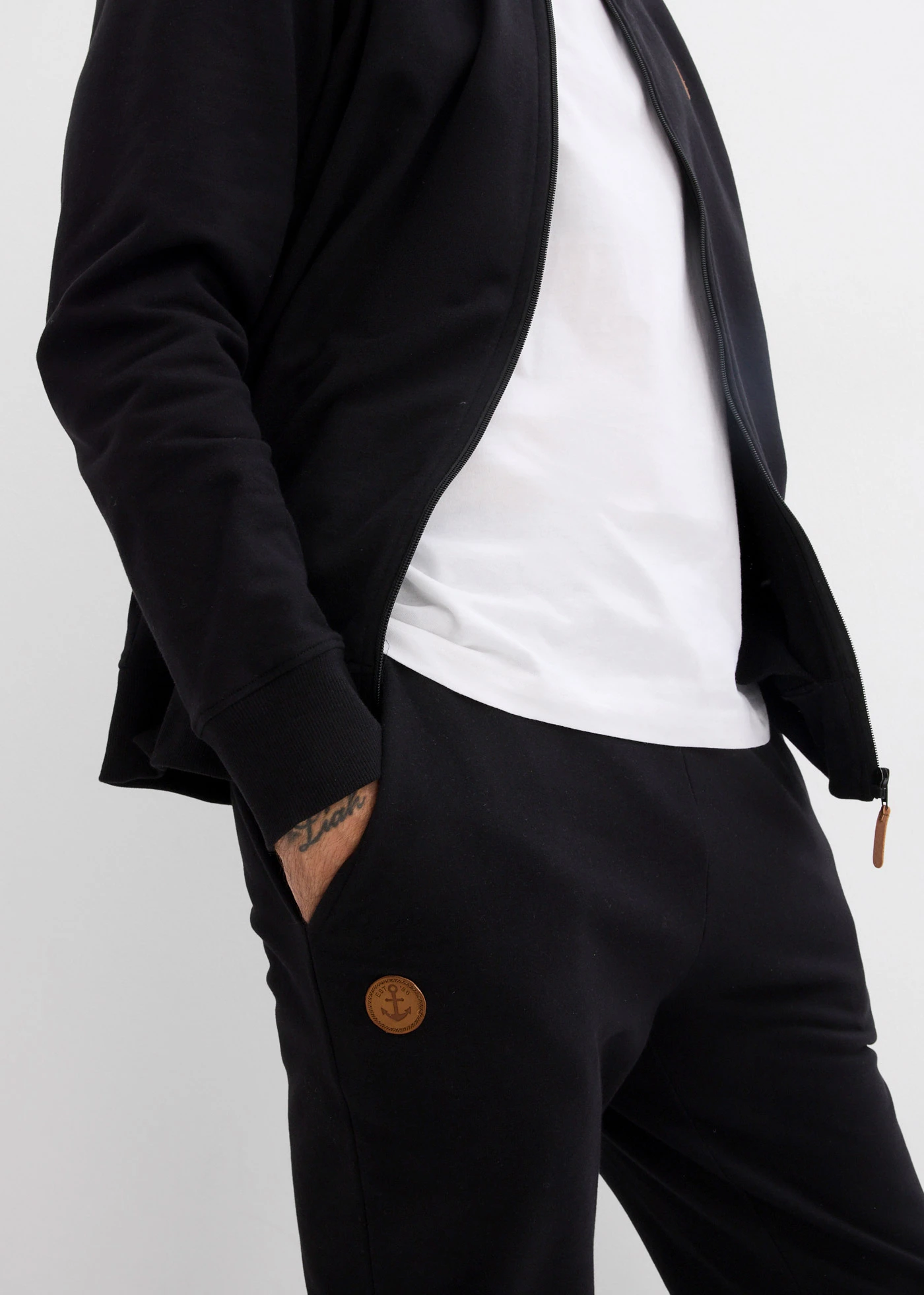 Dres sportowy z czystej bawełny organicznej (komplet 2-cz.) • czarny • sklep bonprix