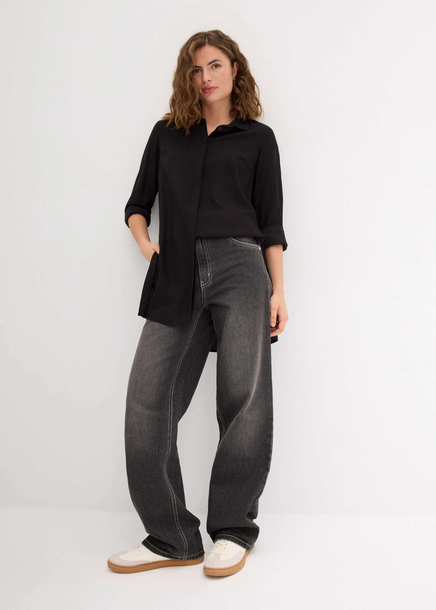 Dlouhá halenka s rozparkem • černá • bonprix obchod