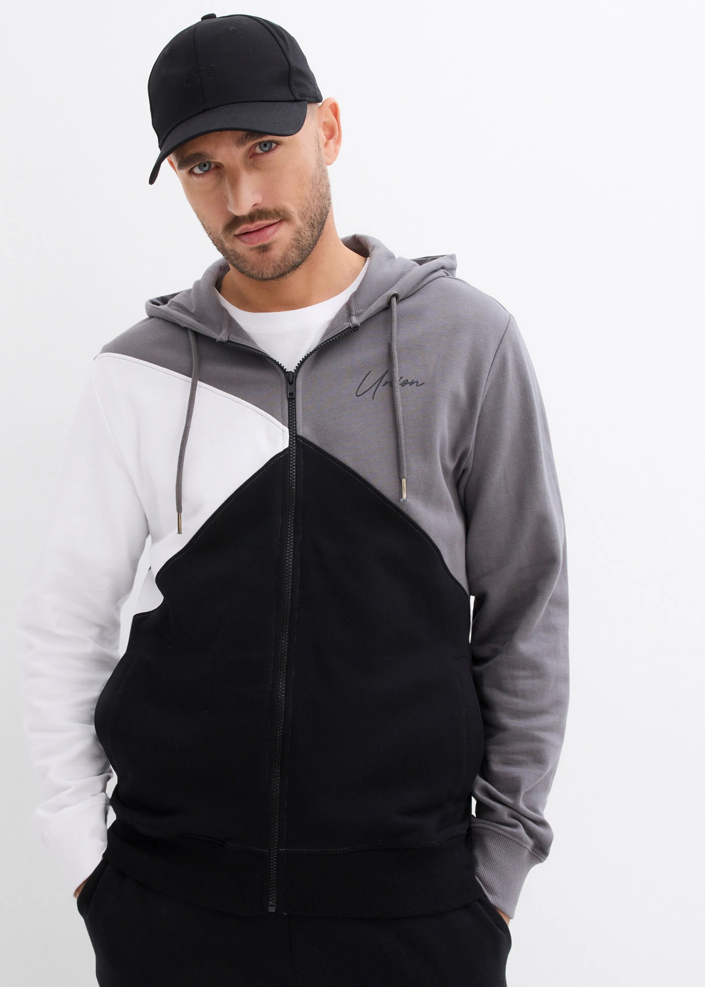 Sweat zippé à capuche 100% coton • gris fumée-blanc-noir imprimé • Boutique bonprix