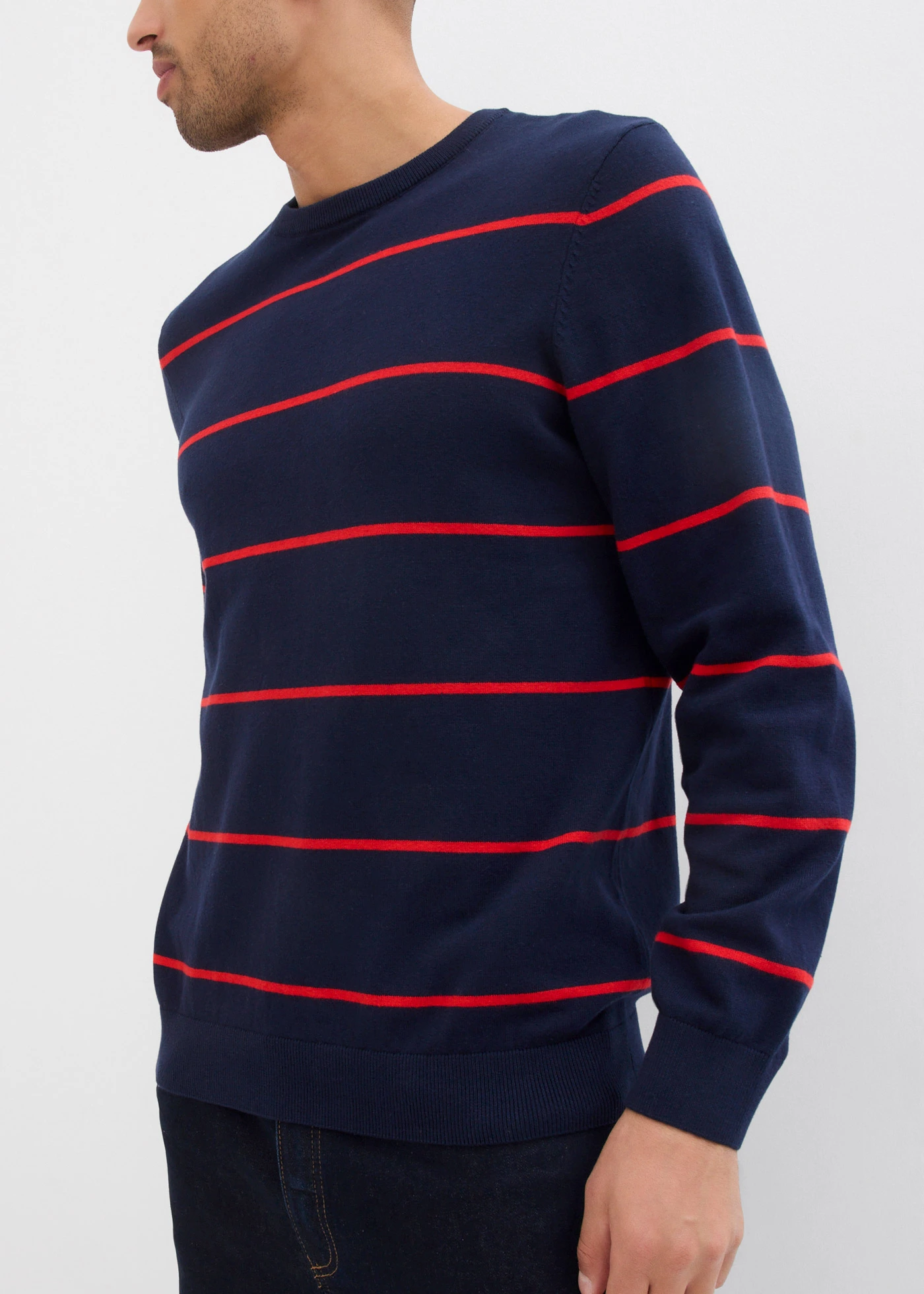 Fijngebreide trui, regular fit • donkerblauw-rood gestreept • bonprix online shop