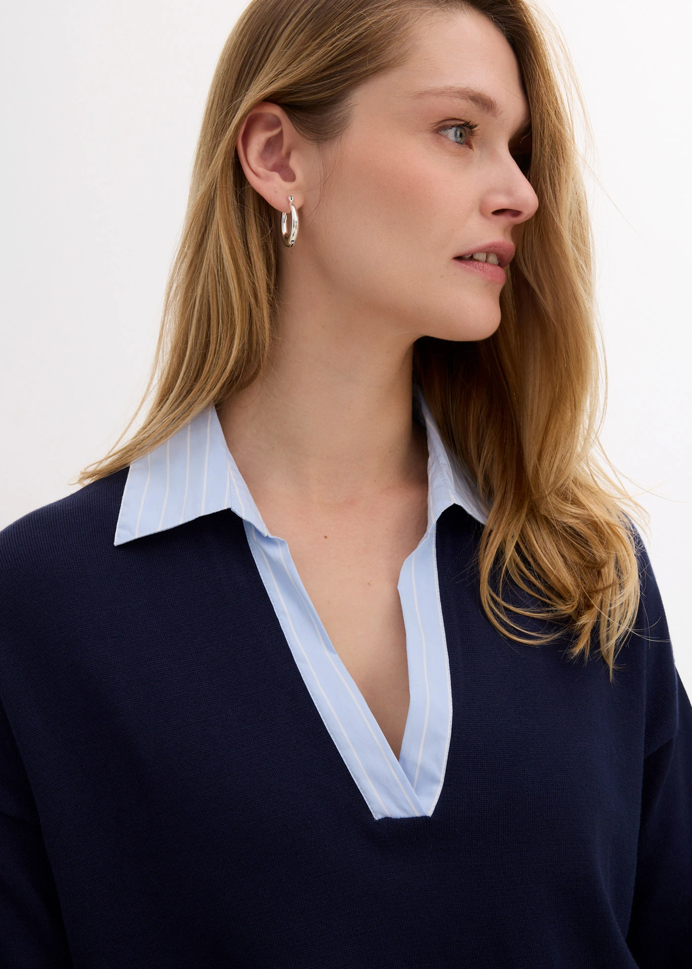 Finomkötésű pulóver blúzbetéttel • sötétkék • bonprix áruház