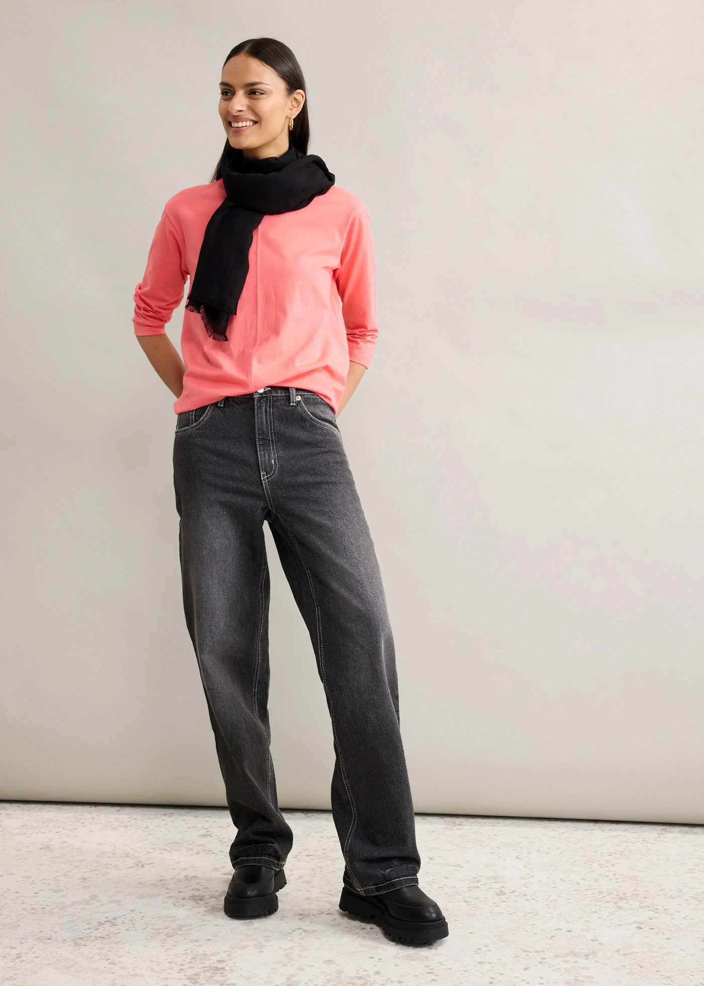 Dżinsy loose, prosta nogawka • czarny denim "used" • sklep bonprix