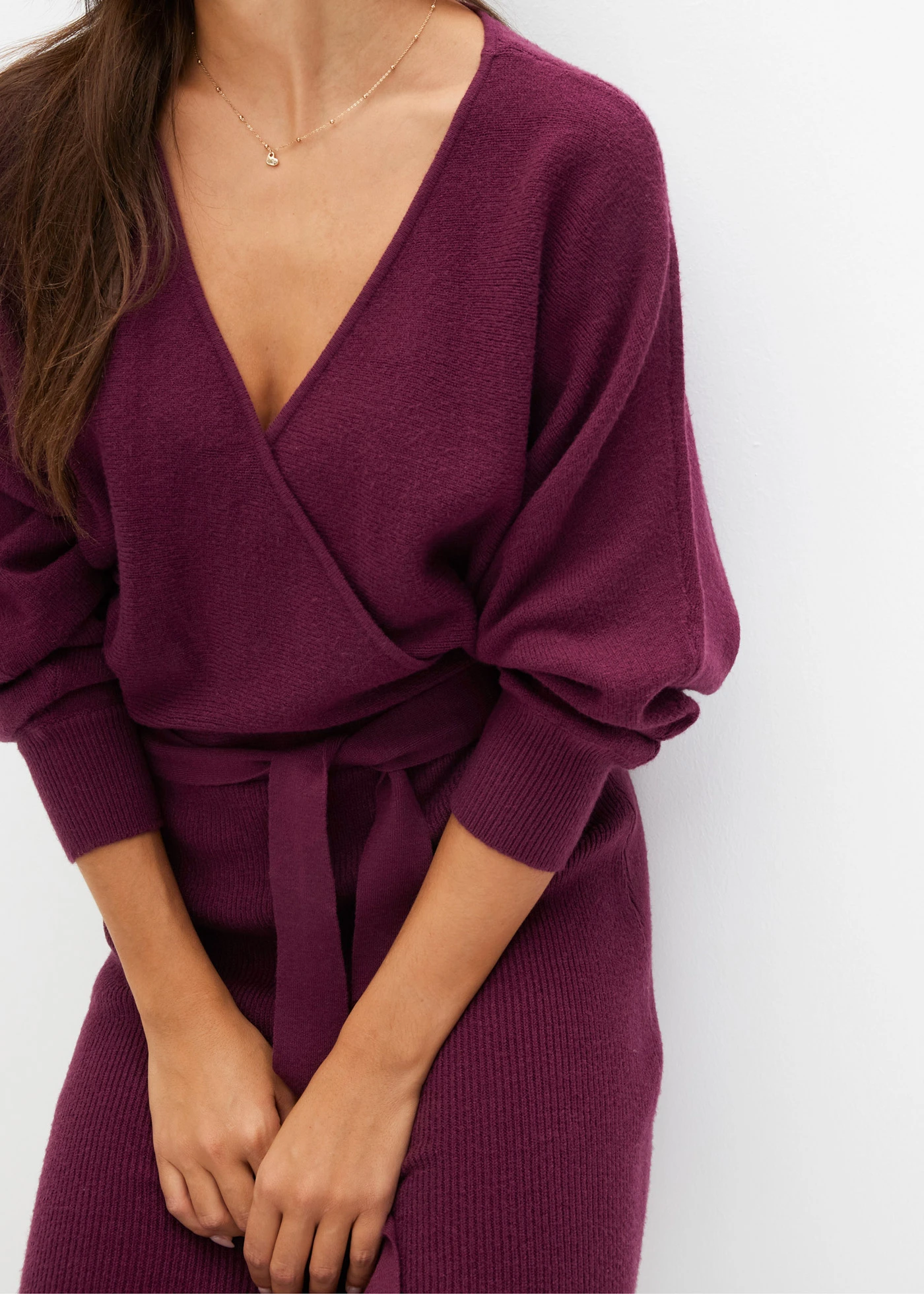 Rochie tricotată din material cu viscoză • mov întunecat • magazin bonprix