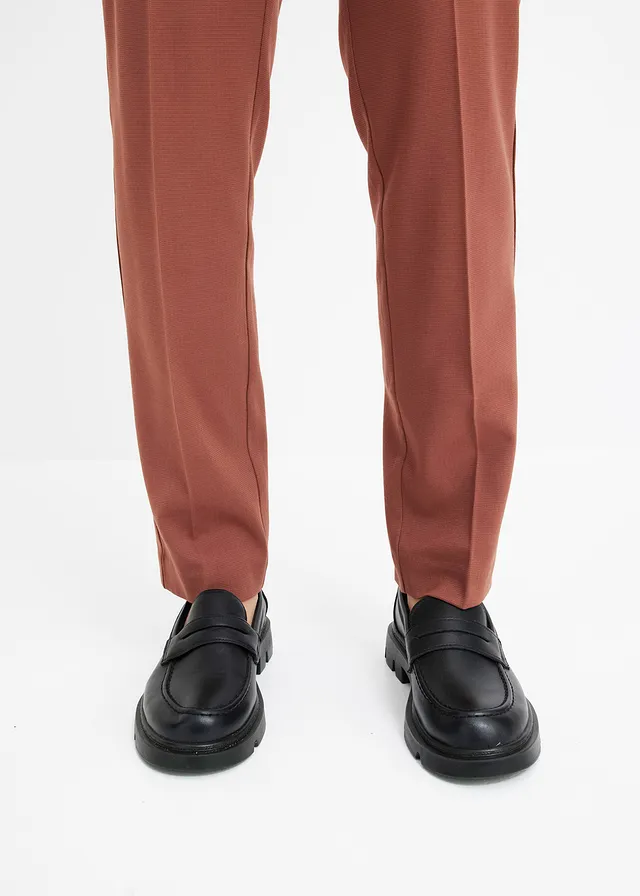 Pantalon de tailleur à pinces • marron fumé • product-page.page-title-suffix