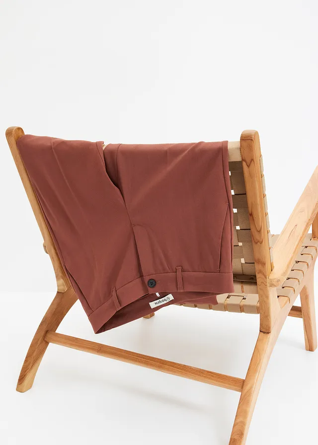 Pantalon de tailleur à pinces • marron fumé • product-page.page-title-suffix
