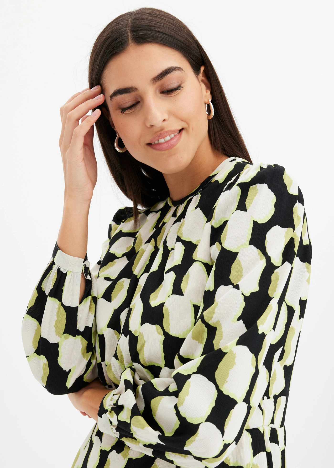 Mini jurk van lichte crêpe • zwart-natuurbeige-mintgroen-mat pistache • bonprix online shop