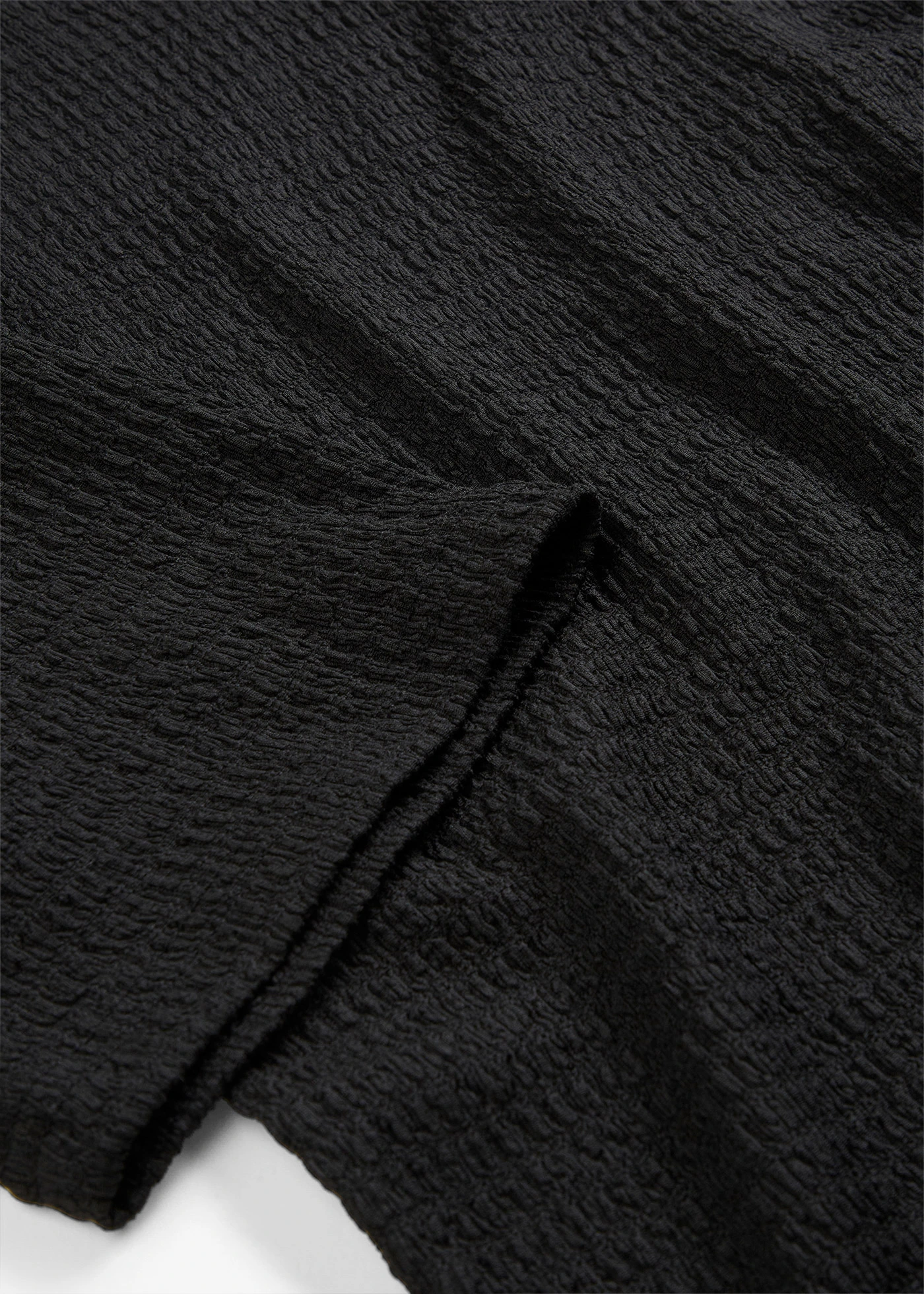 Bluză din material crep texturat • negru • magazin bonprix