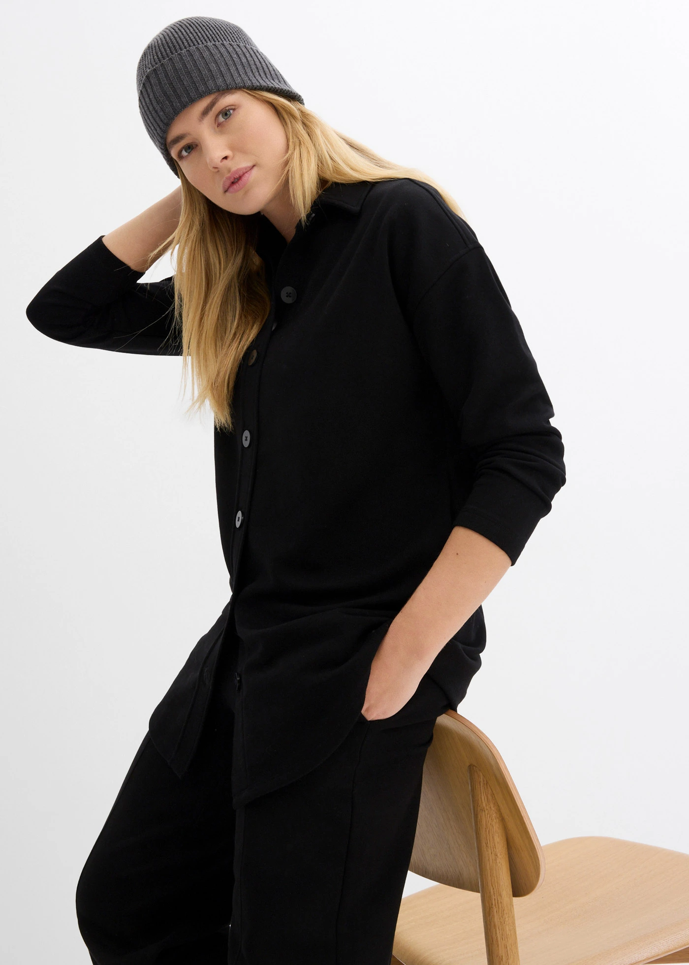 Lang sweatvest met zakken • zwart • bonprix online shop