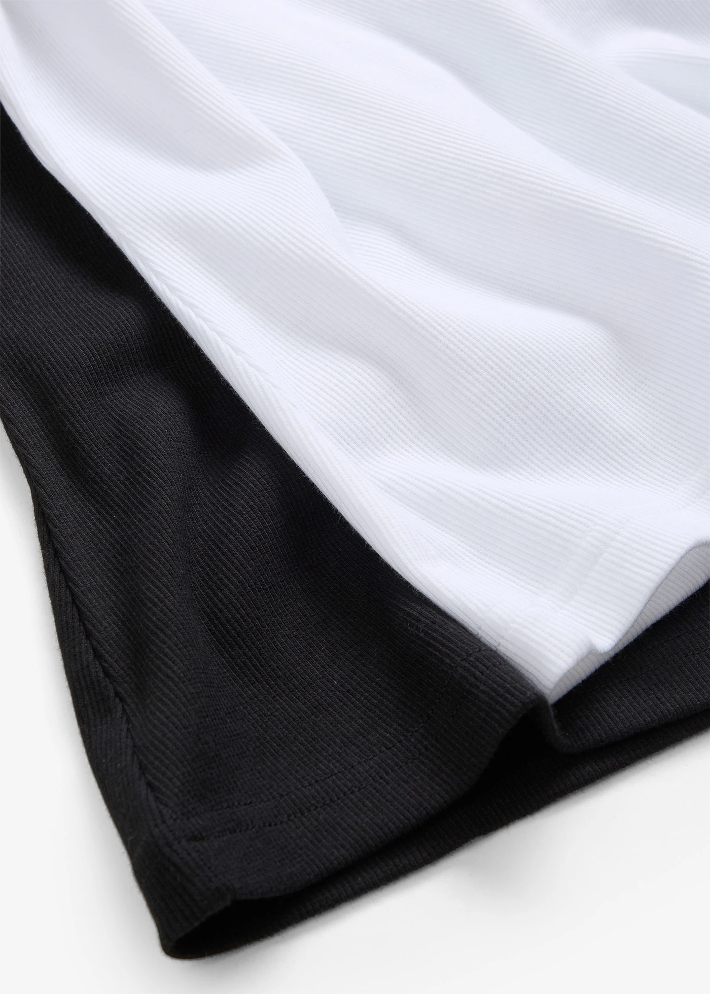 Bordás póló (2 db-os csomag) • fekete/fehér • bonprix áruház