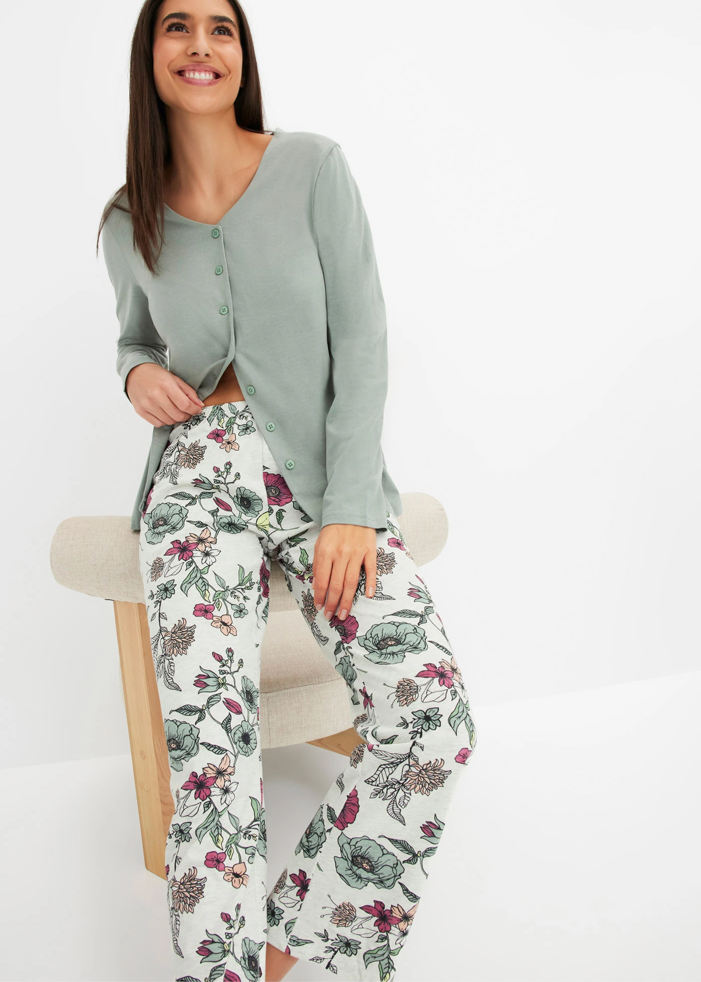 Pijama cu nasturi la bluză • gri-verde-bej melanj floral • magazin bonprix
