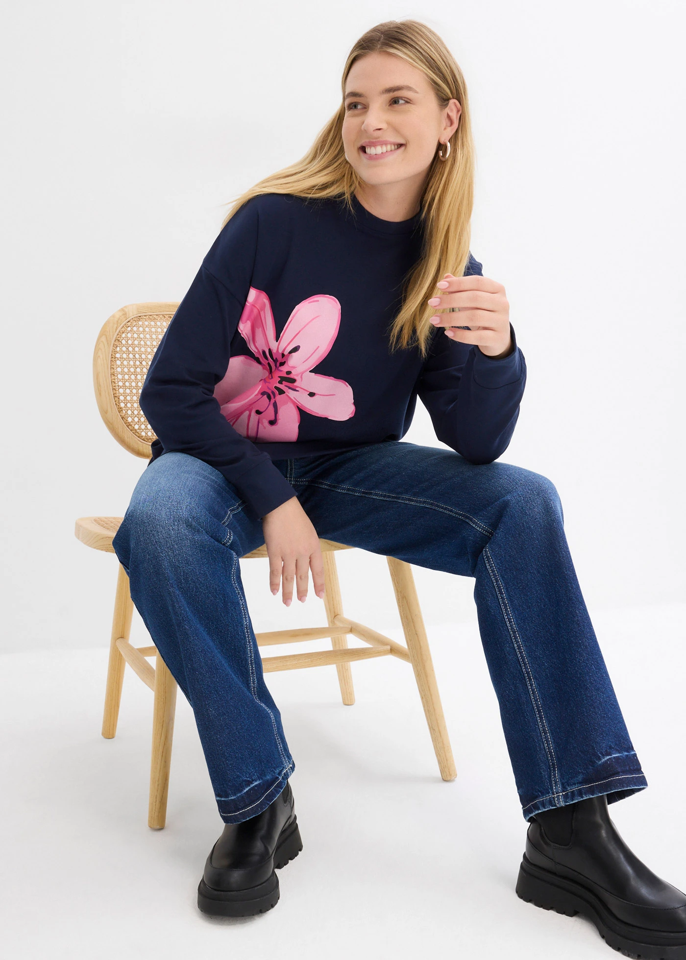 Sweater • donkerblauw-paradijspink-lichtroze-violet-roze-roze-flamingopink-paars-zwart-pink-lichtfuchsia-lichtroze-violet-pink-rozepink-lilapink-donkerfuchsia-roze • bonprix online shop