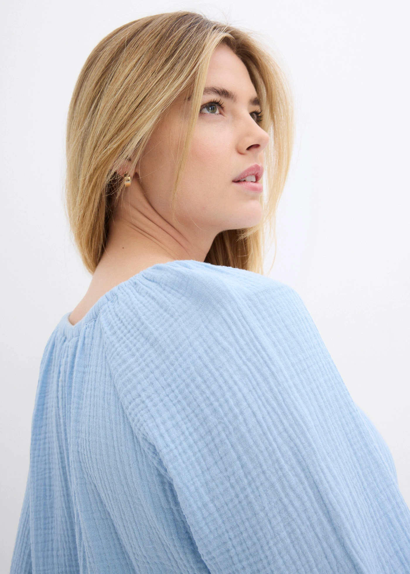 Blouse van luchtige mousseline • lichtblauw • bonprix online shop