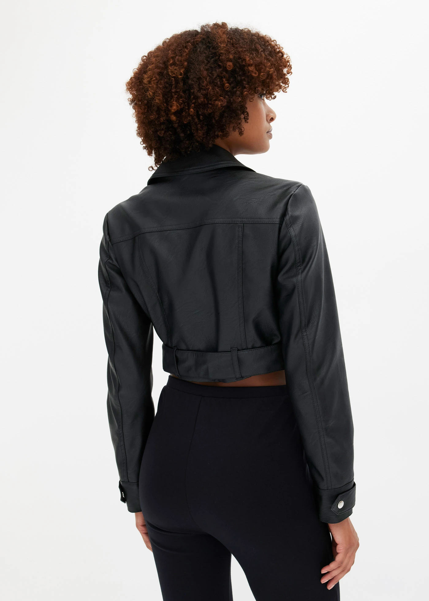 Kurtka biker cropped, ze sztucznej skóry • czarny • sklep bonprix