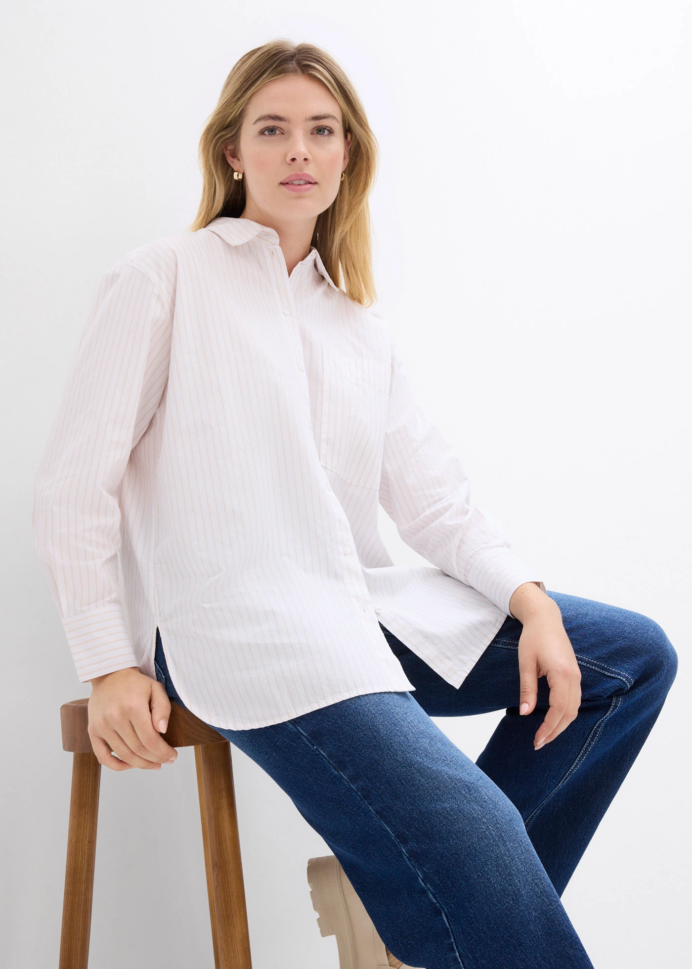 Bluzka koszulowa w paski • jasny piaskowy - biały w paski • sklep bonprix