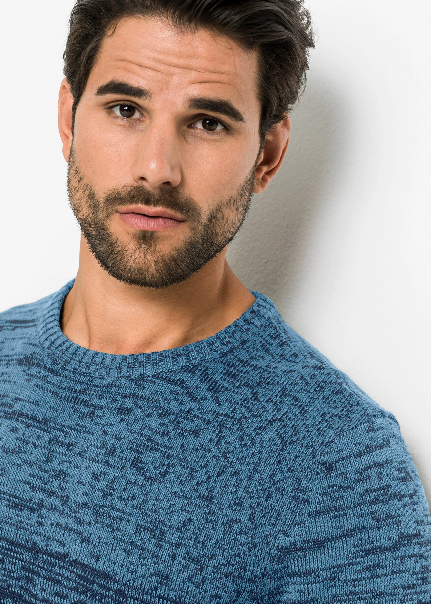 Gebreide comfort fit trui in een zachte katoenmix • jeansblauw-donkerblauw horizontaal gestreept • bonprix online shop