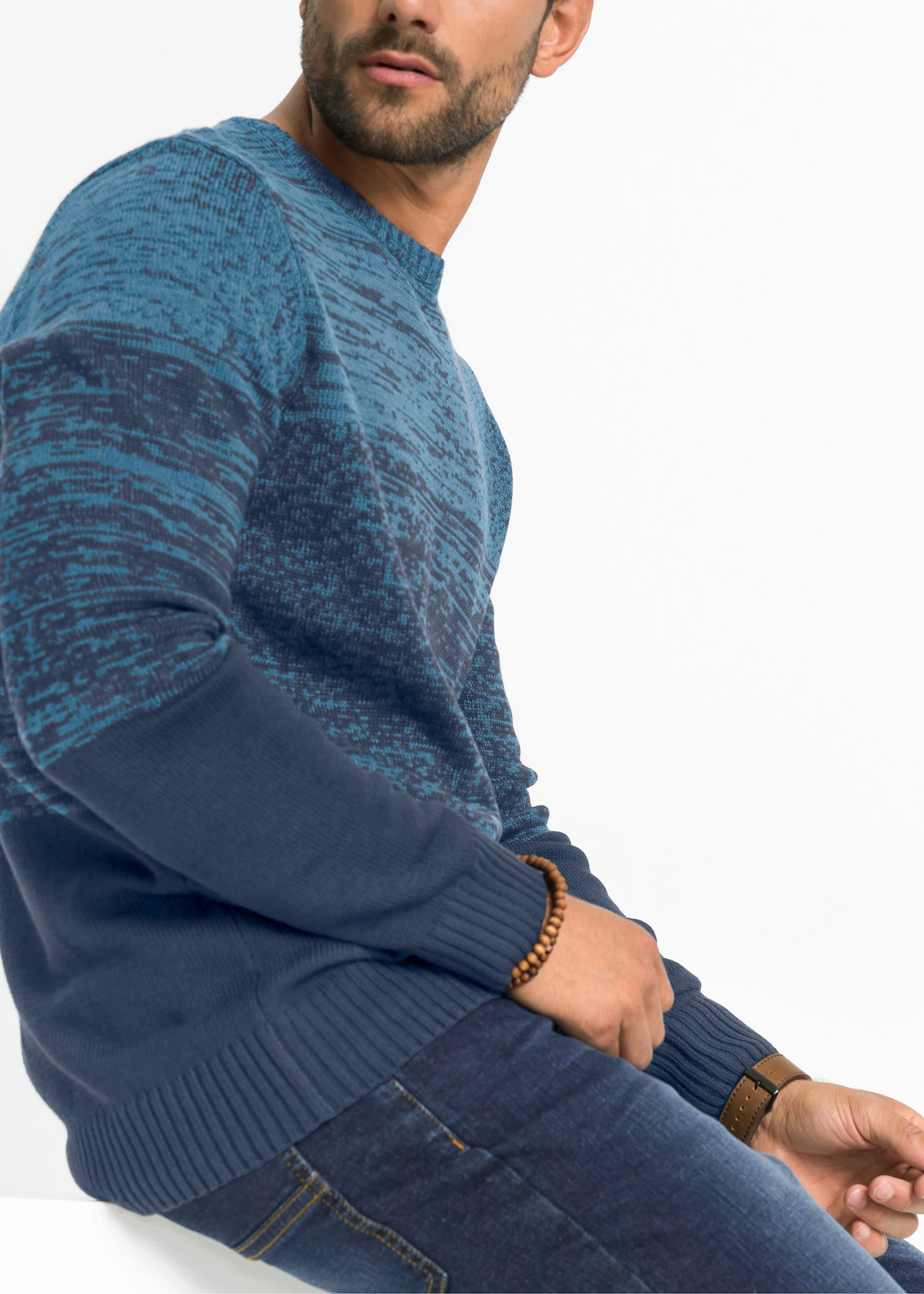 Pulover din tricotaj fin, cu croi confortabil, cu din amestec moale de bumbac • albastru blugi/bleumarin cu dungi orizontale • magazin bonprix