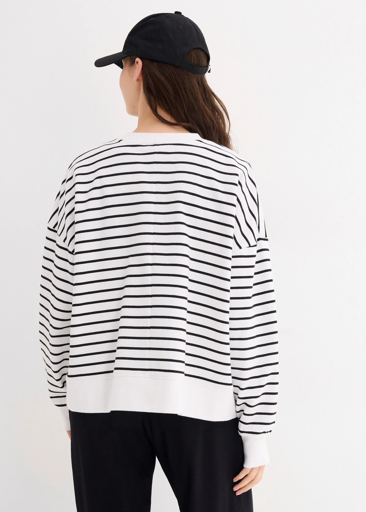 Oversize mikina ze směsi s bavlnou • bílo-černá s proužky • bonprix obchod