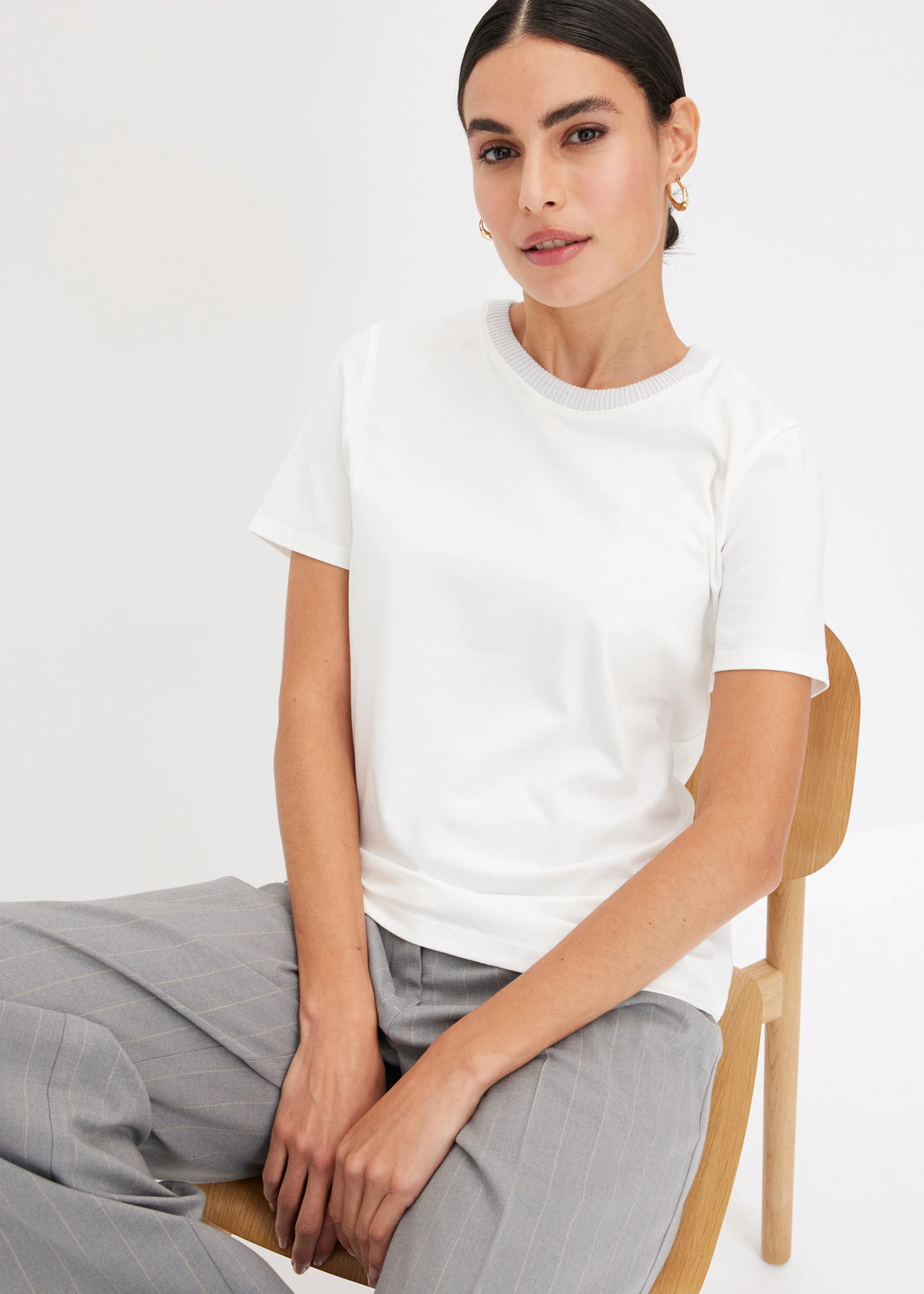 Shirt ze ściągaczem i połyskującą nitką • biel wełny • sklep bonprix
