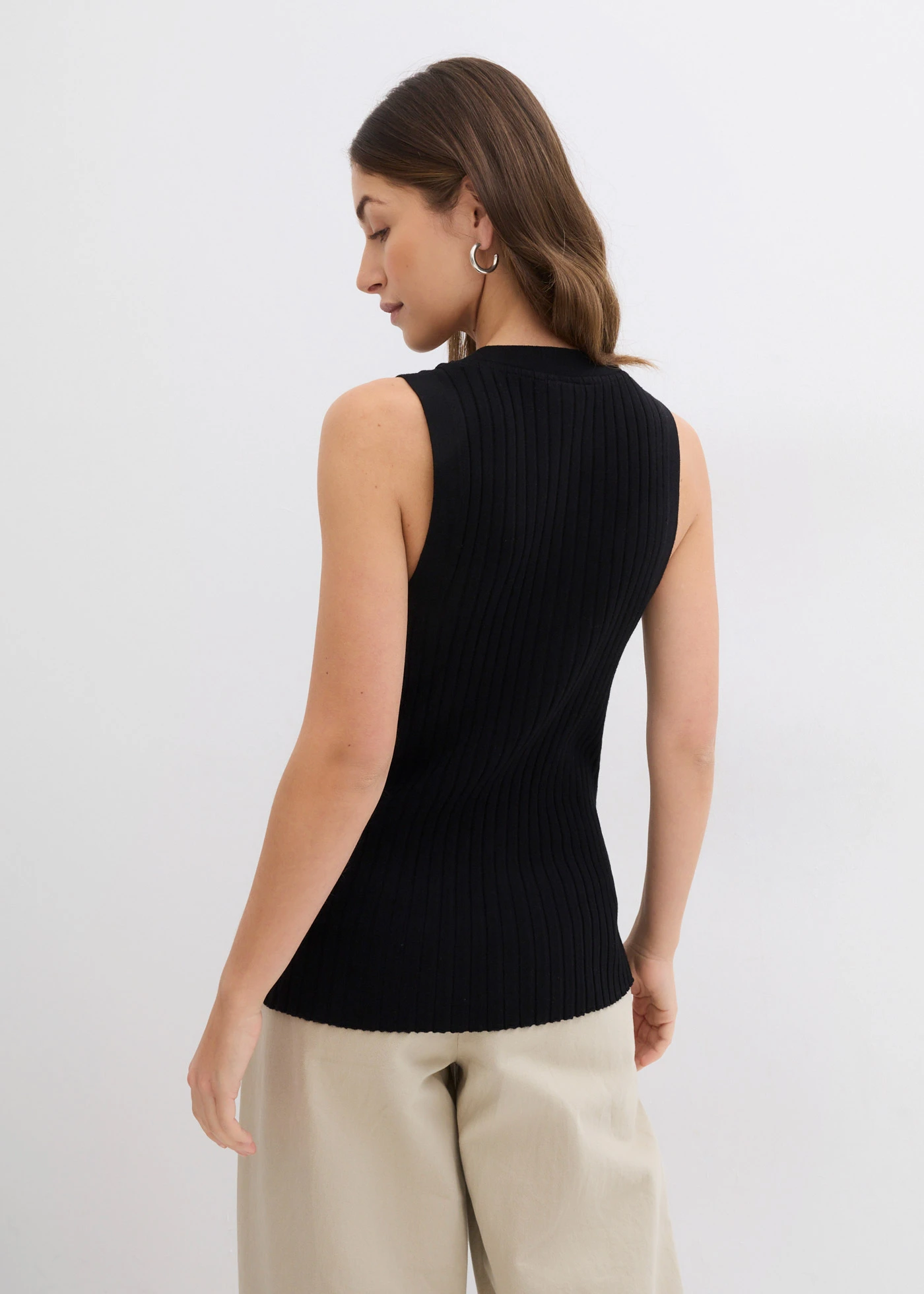 Vestă tricotată din material ripsat • negru • magazin bonprix