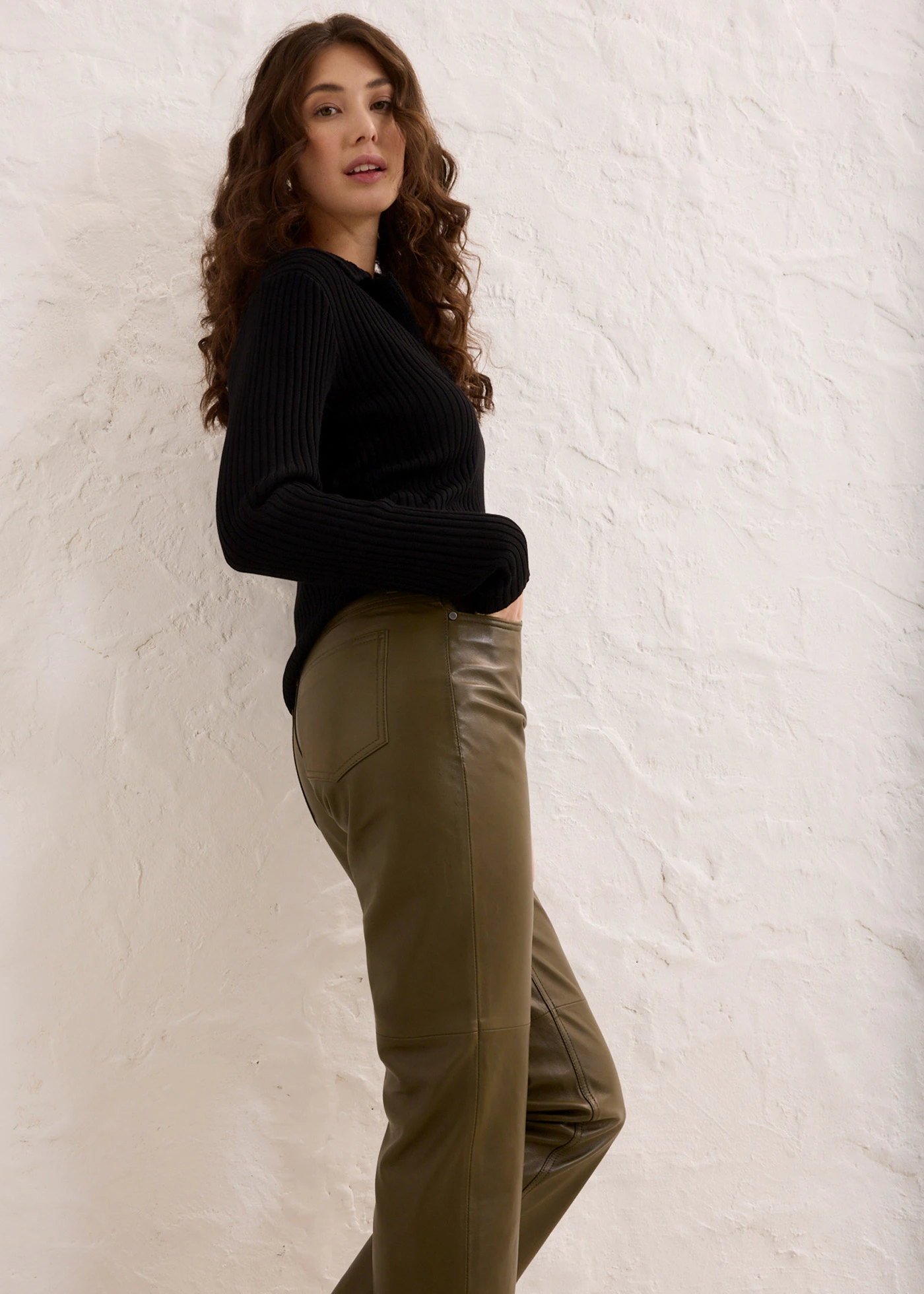 Pantalon en cuir d’agneau nappa • kaki • Boutique bonprix