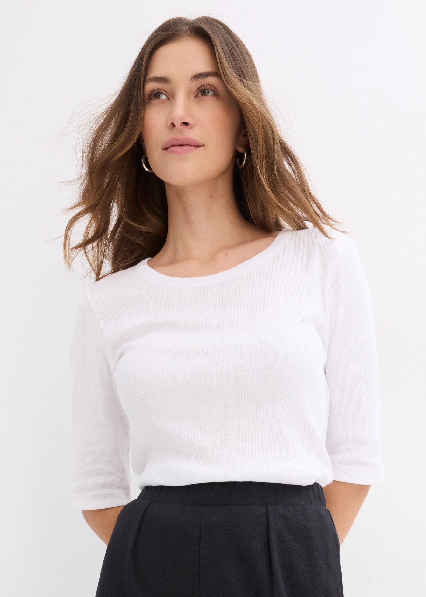 Shirt w prążek, z bawełną organiczną (2 szt.) • czarny + biały • sklep bonprix