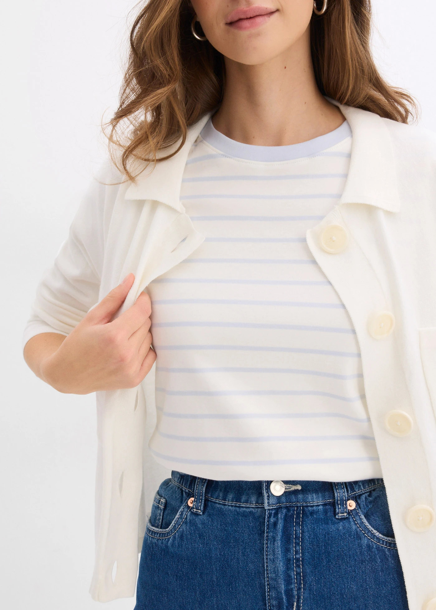 Póló nehéz bio-pamutból • gyapjúfehér-halványkék csíkos • bonprix áruház