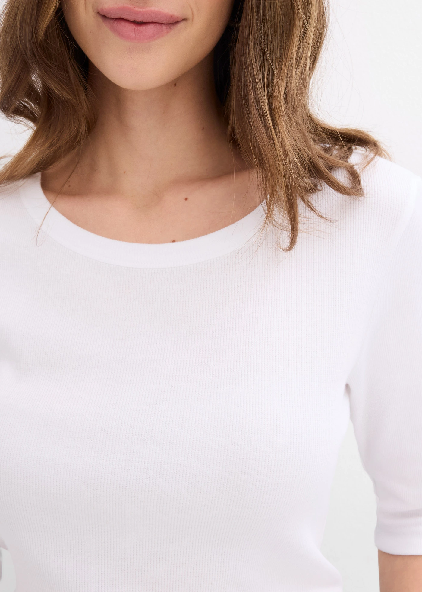 Shirt w prążek, z bawełną organiczną (2 szt.) • czarny + biały • sklep bonprix