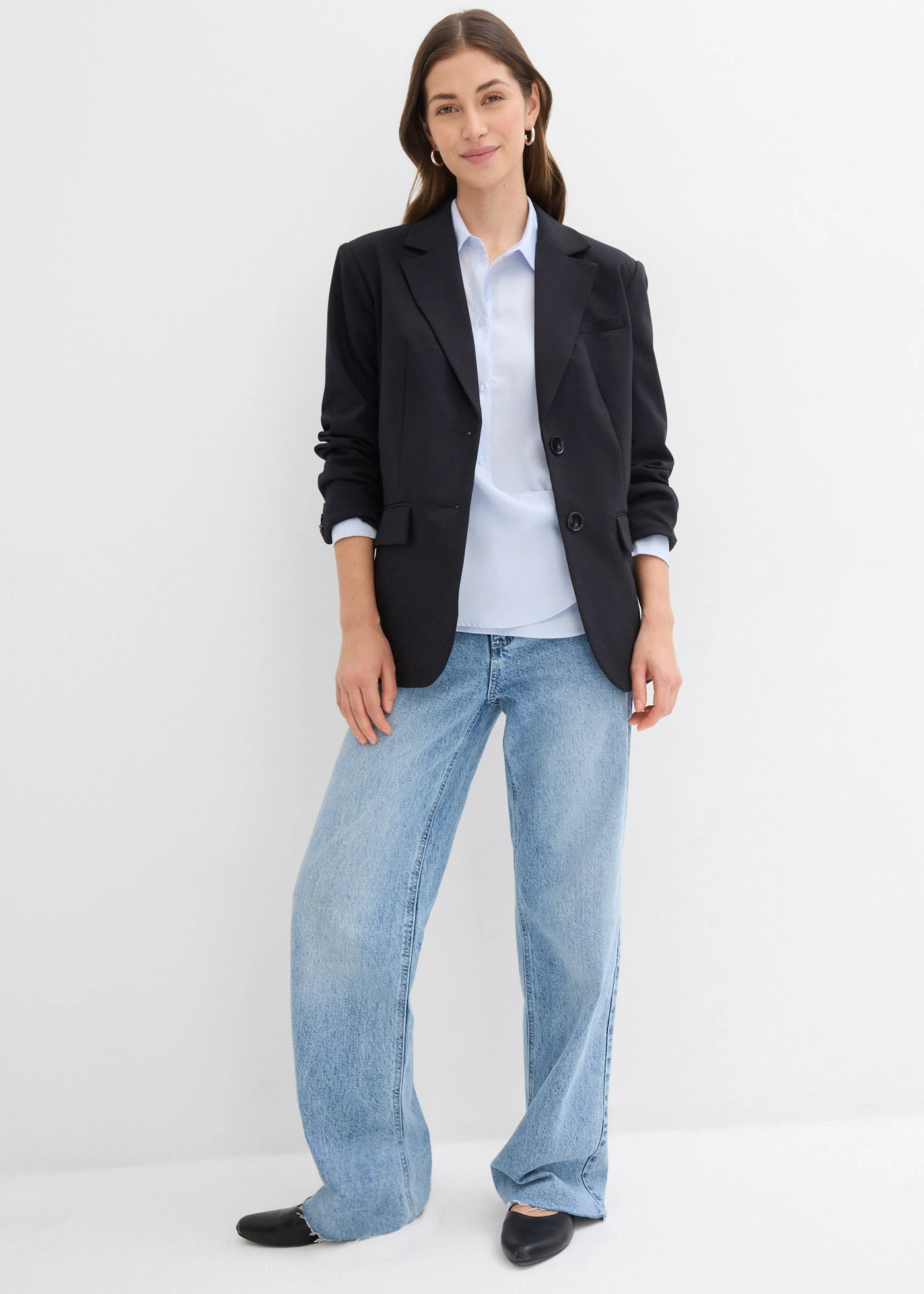 Chemisier fluide en satin • bleu tendre • Boutique bonprix