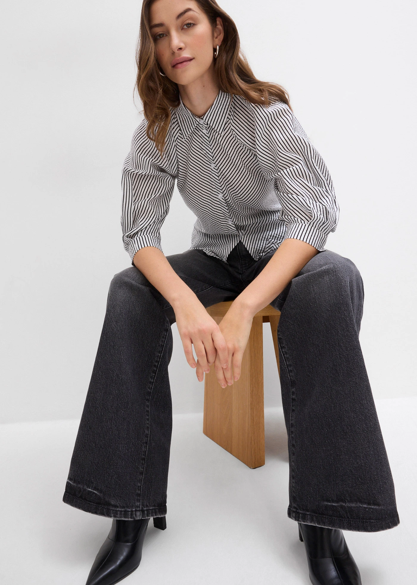 Halenka z jemné viskózové směsi • přírodně bílo-černé proužky • bonprix obchod