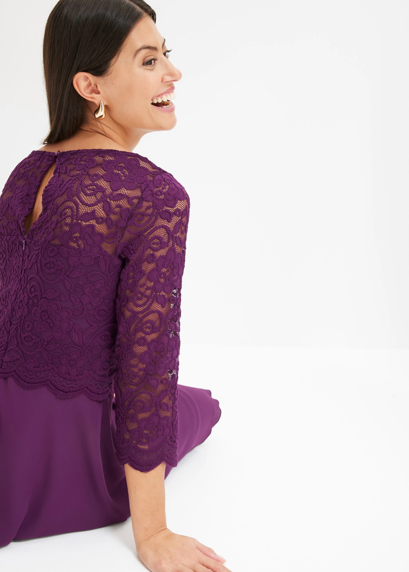 Minišaty s krajkou • tmavě fialová • bonprix obchod