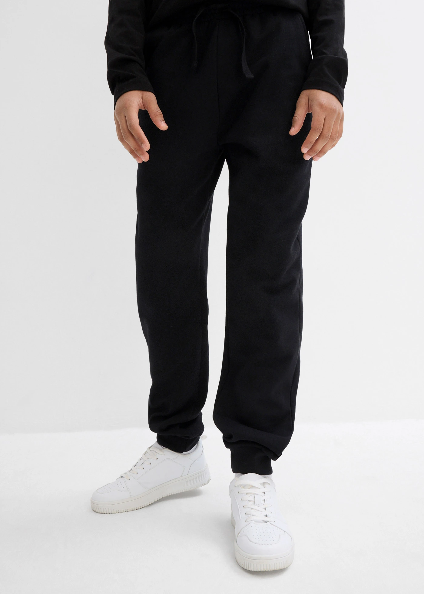 Pantaloni sport din amestec moale de bumbac • negru • magazin bonprix