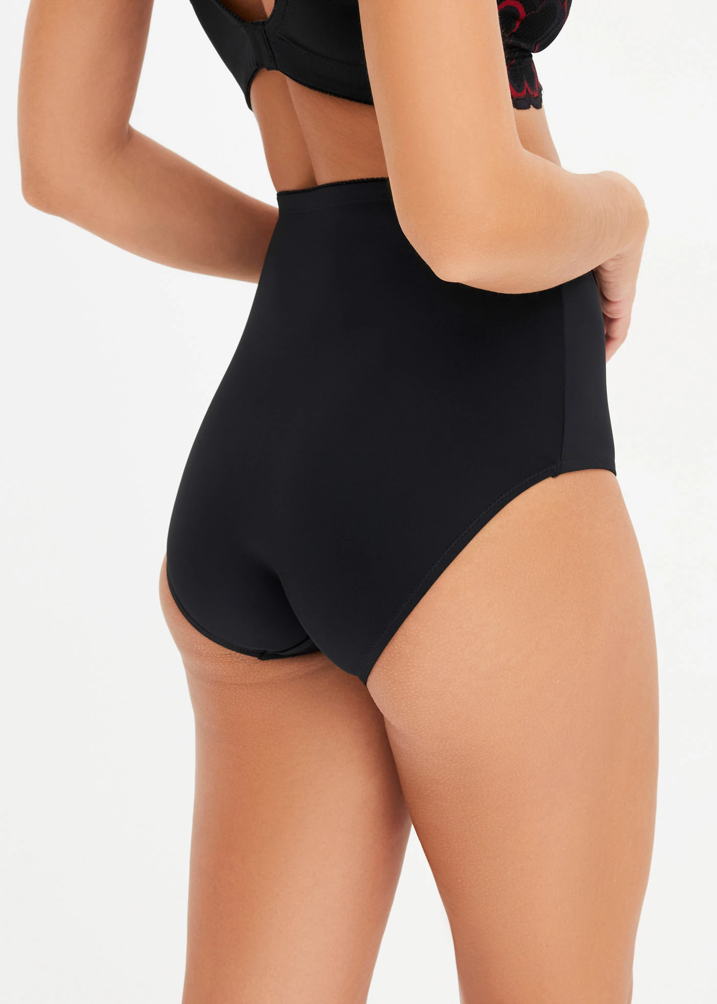 Corrigerende slip met kant, medium corrigerend • zwart-salsarood • product-page.page-title-suffix