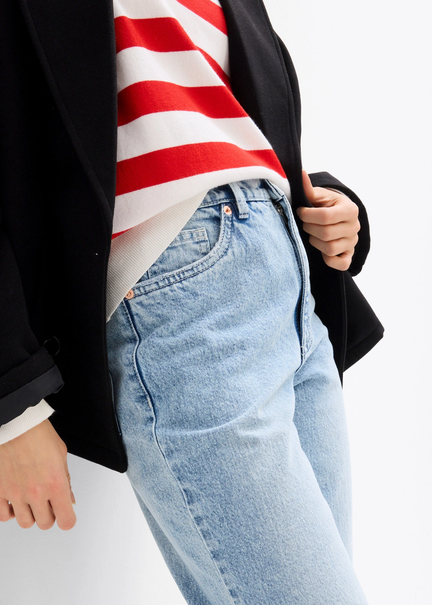 High waist mom jeans, low stretch cropped • ijsblauw denim used • bonprix online shop