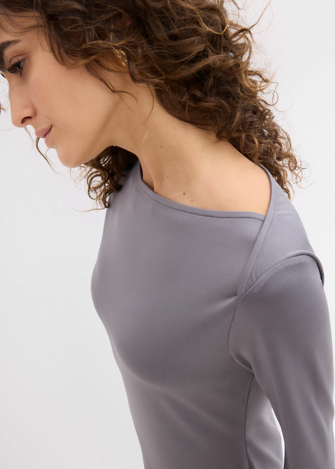 Sukienka z miękko lejącego dżerseju • dymny szary • bonprix obchod