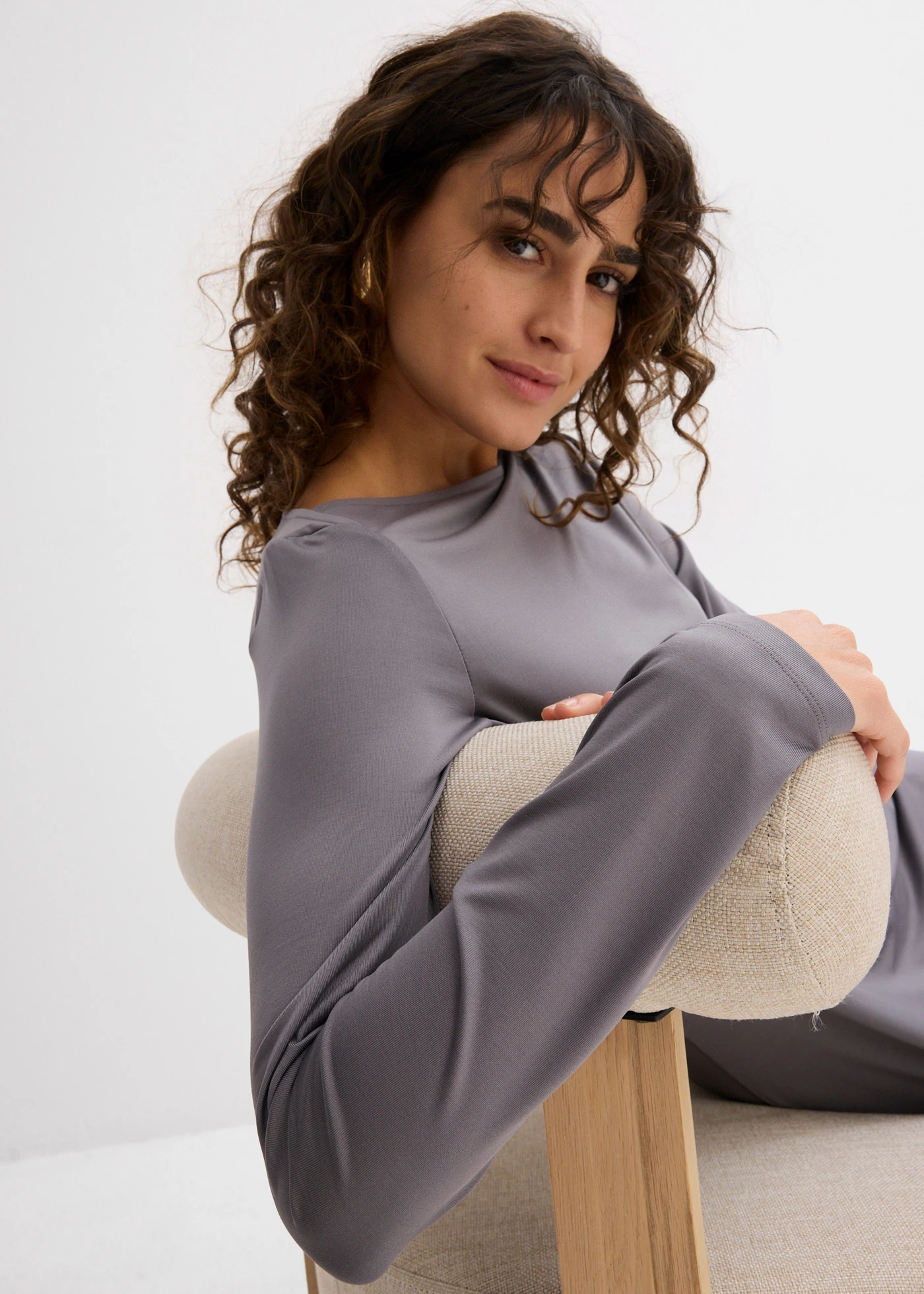 Sukienka z miękko lejącego dżerseju • dymny szary • bonprix obchod