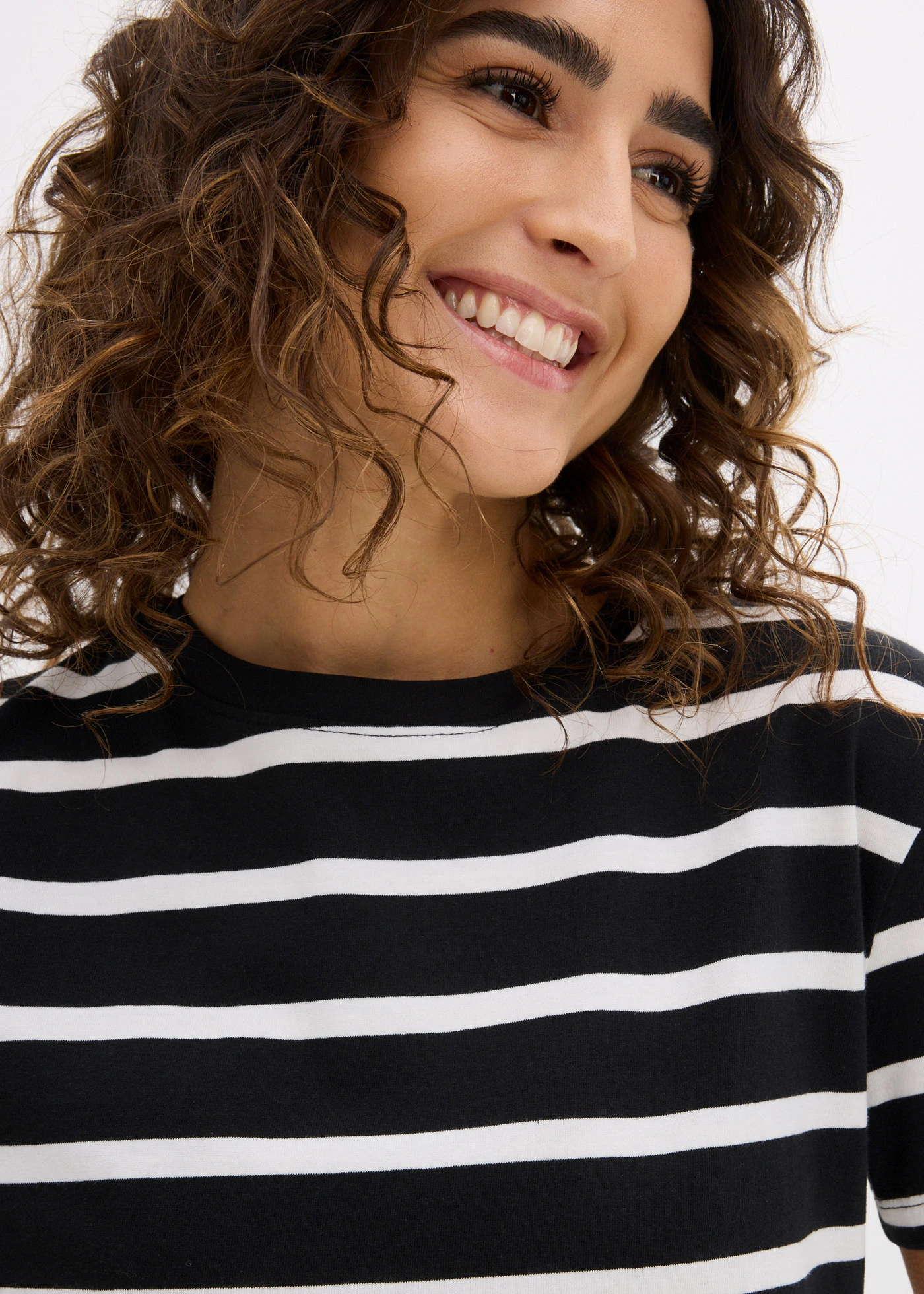 Triko z čisté organické bavlny (2 ks v balení) • černo-přírodní bílá s proužky • bonprix obchod