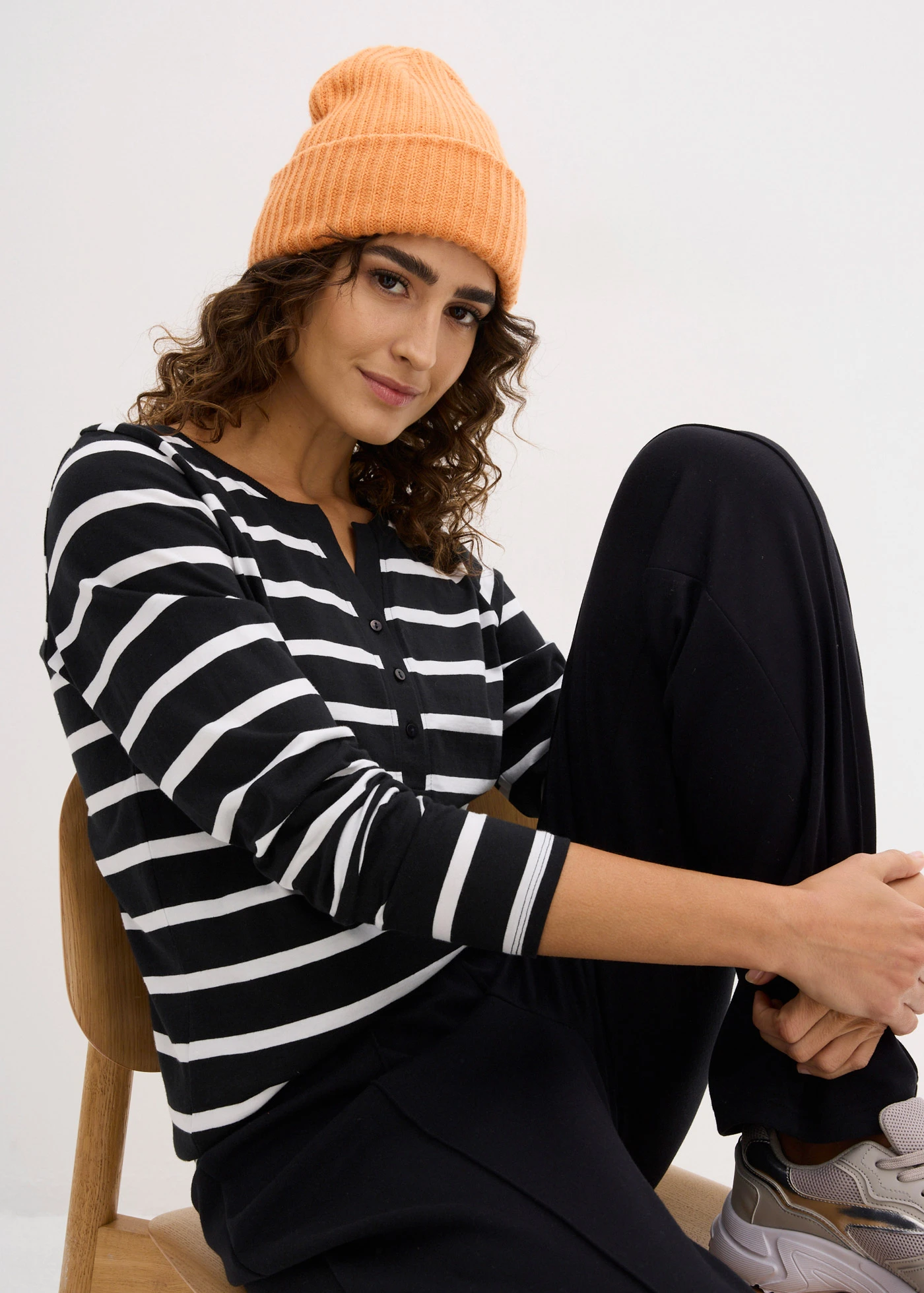 Henley póló tiszta bio-pamutból • fekete/fehér körben csíkos • bonprix áruház