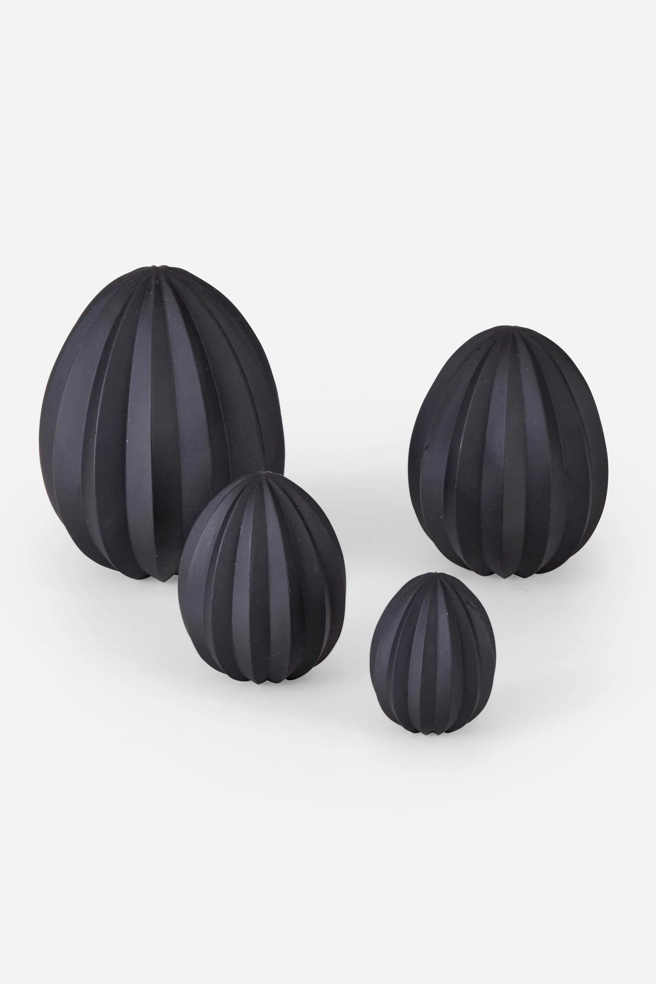 Obiecte decorative ouă de Paște (set/4 piese) • negru • magazin bonprix