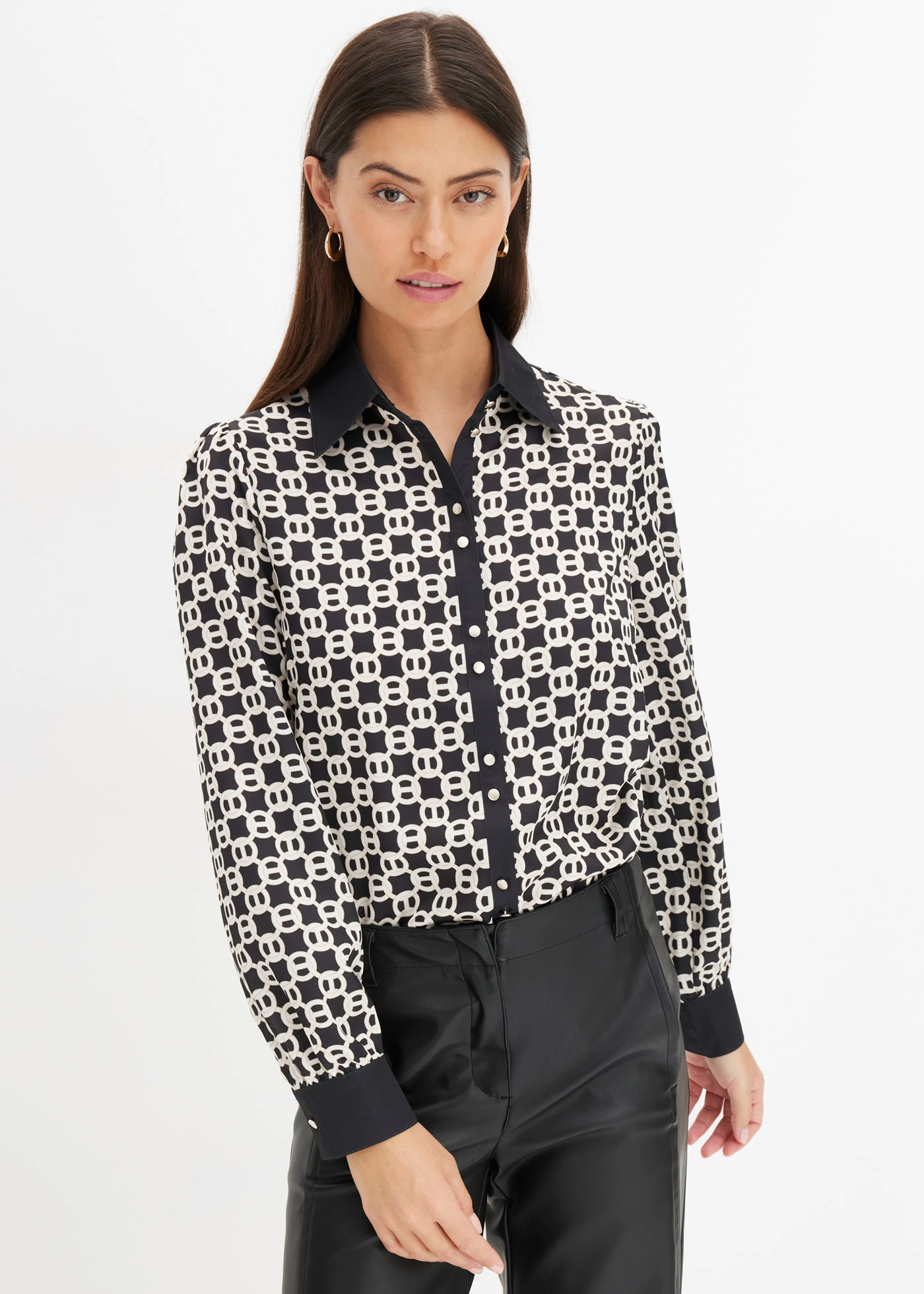 Bluză din satin • negru-ecru imprimat grafic • magazin bonprix