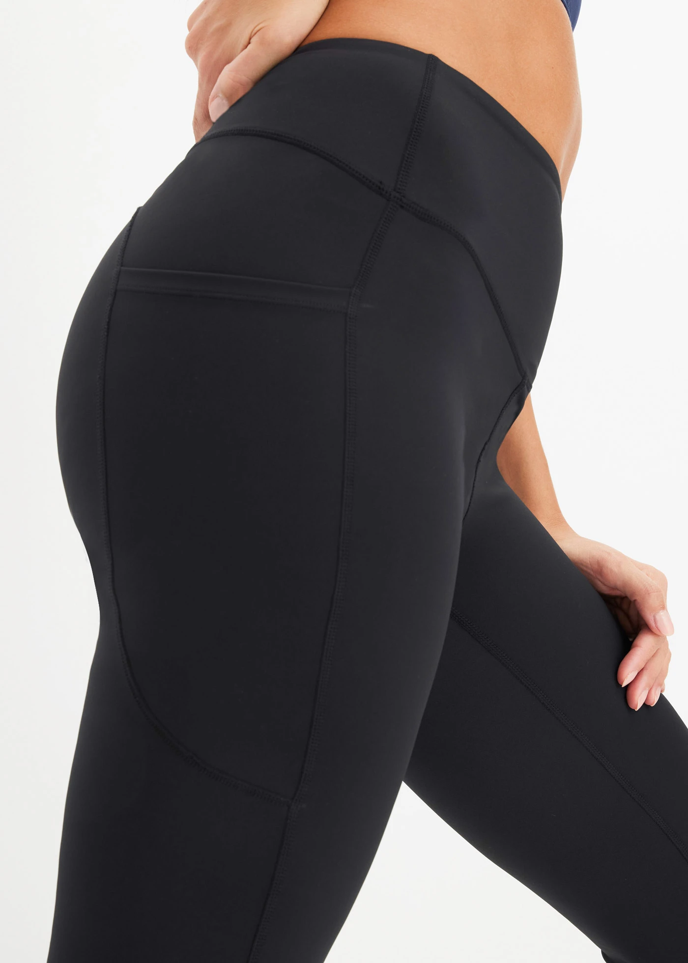Legging de sport évasé et confortable avec poche portable, séchage rapide • noir • Boutique bonprix