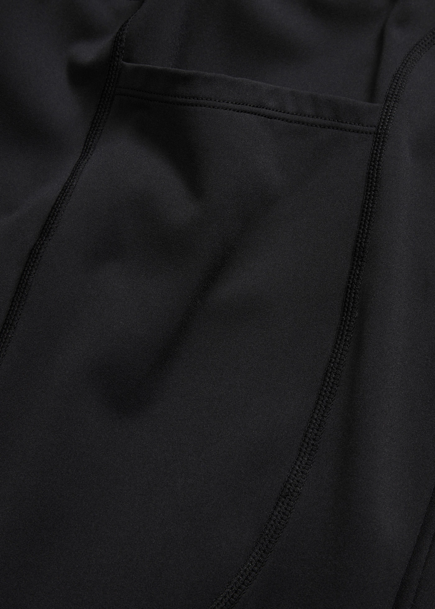 Komfort sport legging mobiltelefonos zsebbel és lefelé bővülő szárral, gyorsan szárad • fekete • bonprix áruház