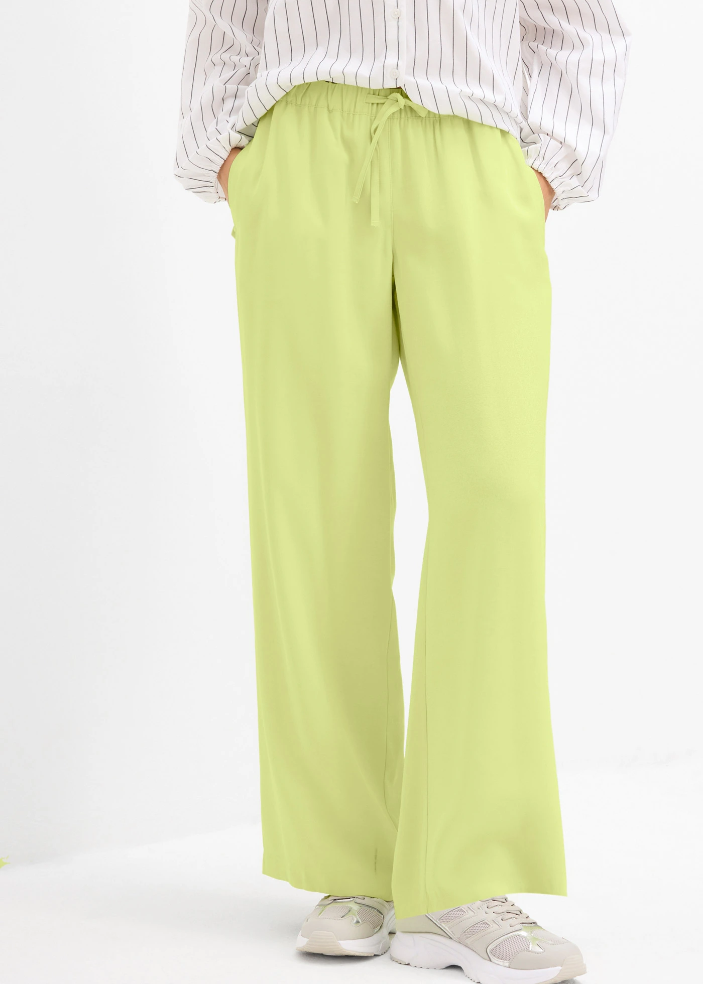 Pantalon large en viscose fluide • vert menthe • Boutique bonprix