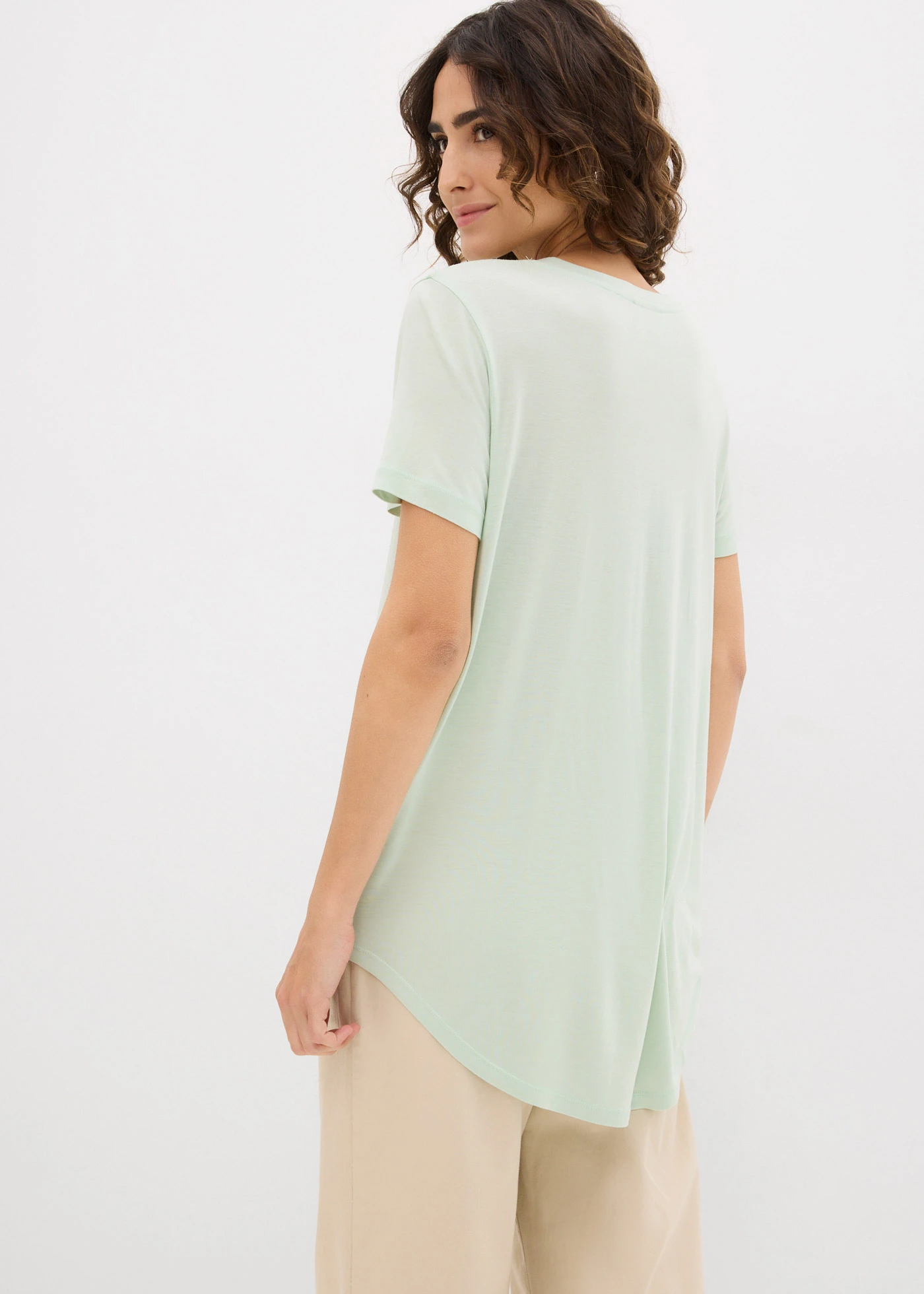 Longshirt van zachte viscose • lichtrietgroen • bonprix online shop