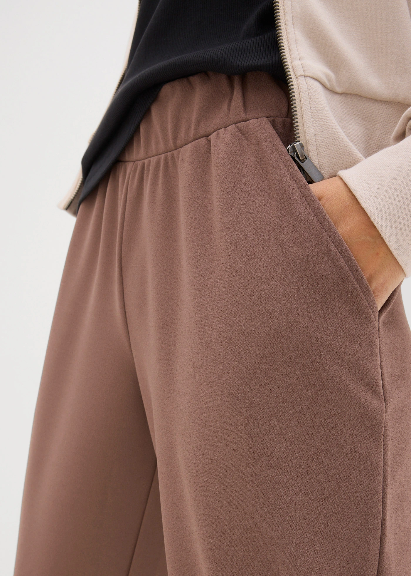 Pantalon en néoprène à taille élastiquée • marron moyen • Boutique bonprix