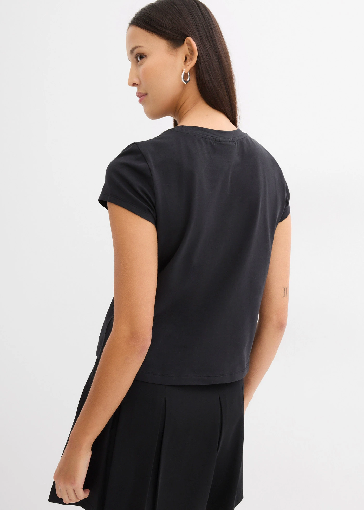 Kort T-shirt met print • zwart-wit met print • bonprix online shop