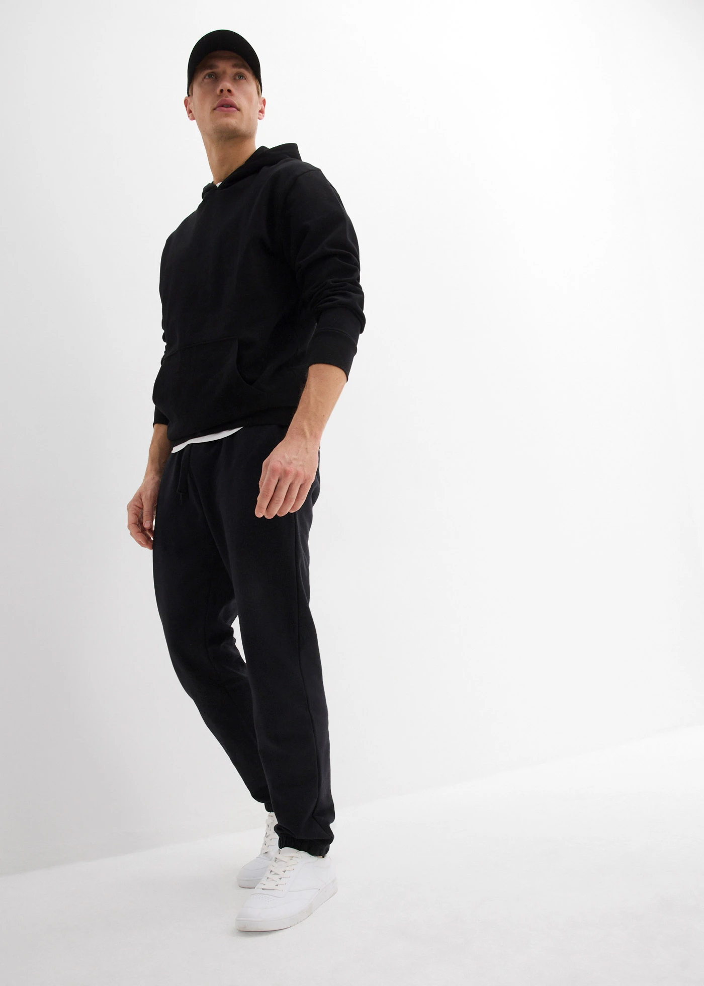 Mikina s kapucí, z čisté organické bavlny, Loose Fit • černá • bonprix obchod