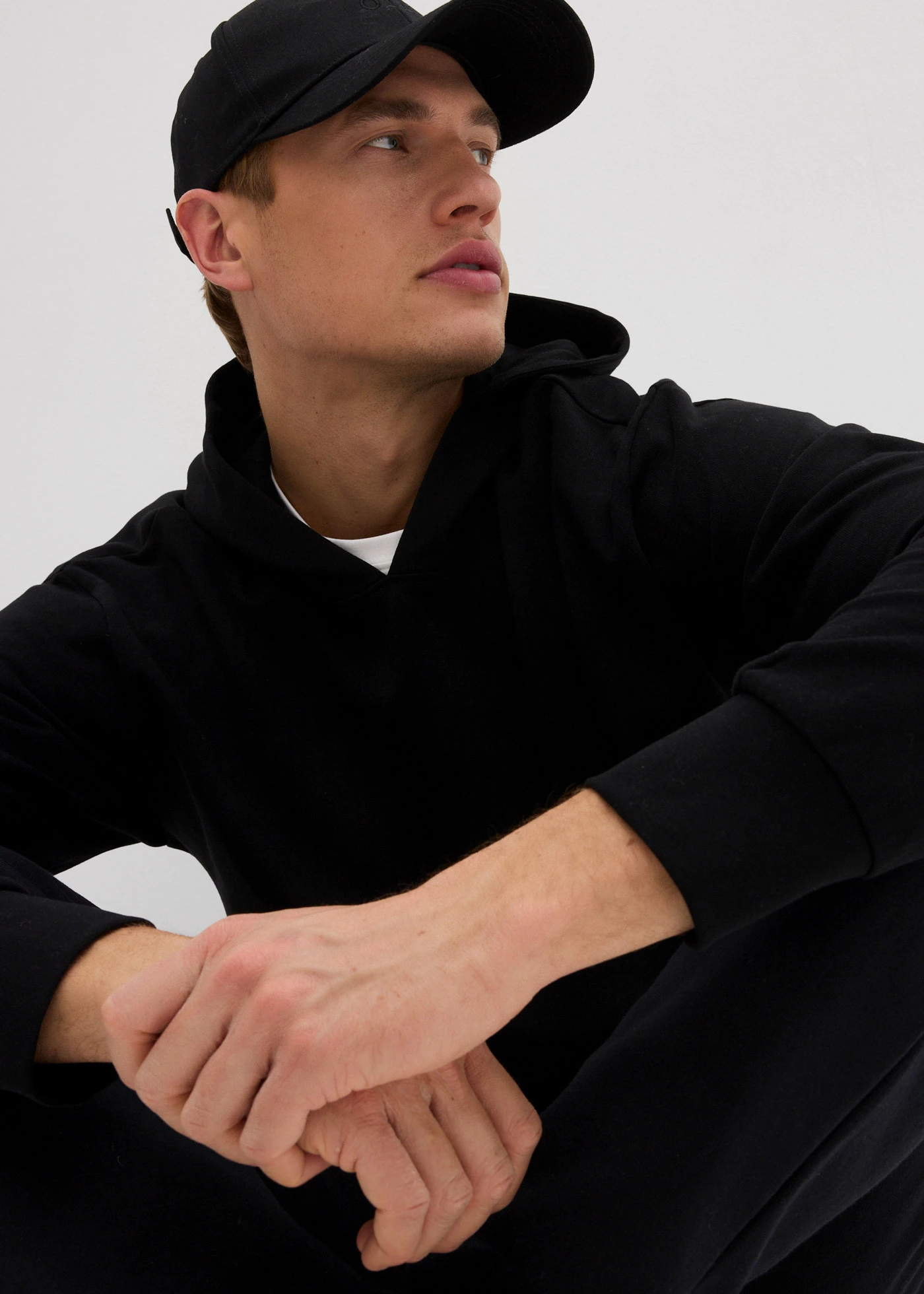 Mikina s kapucí, z čisté organické bavlny, Loose Fit • černá • bonprix obchod