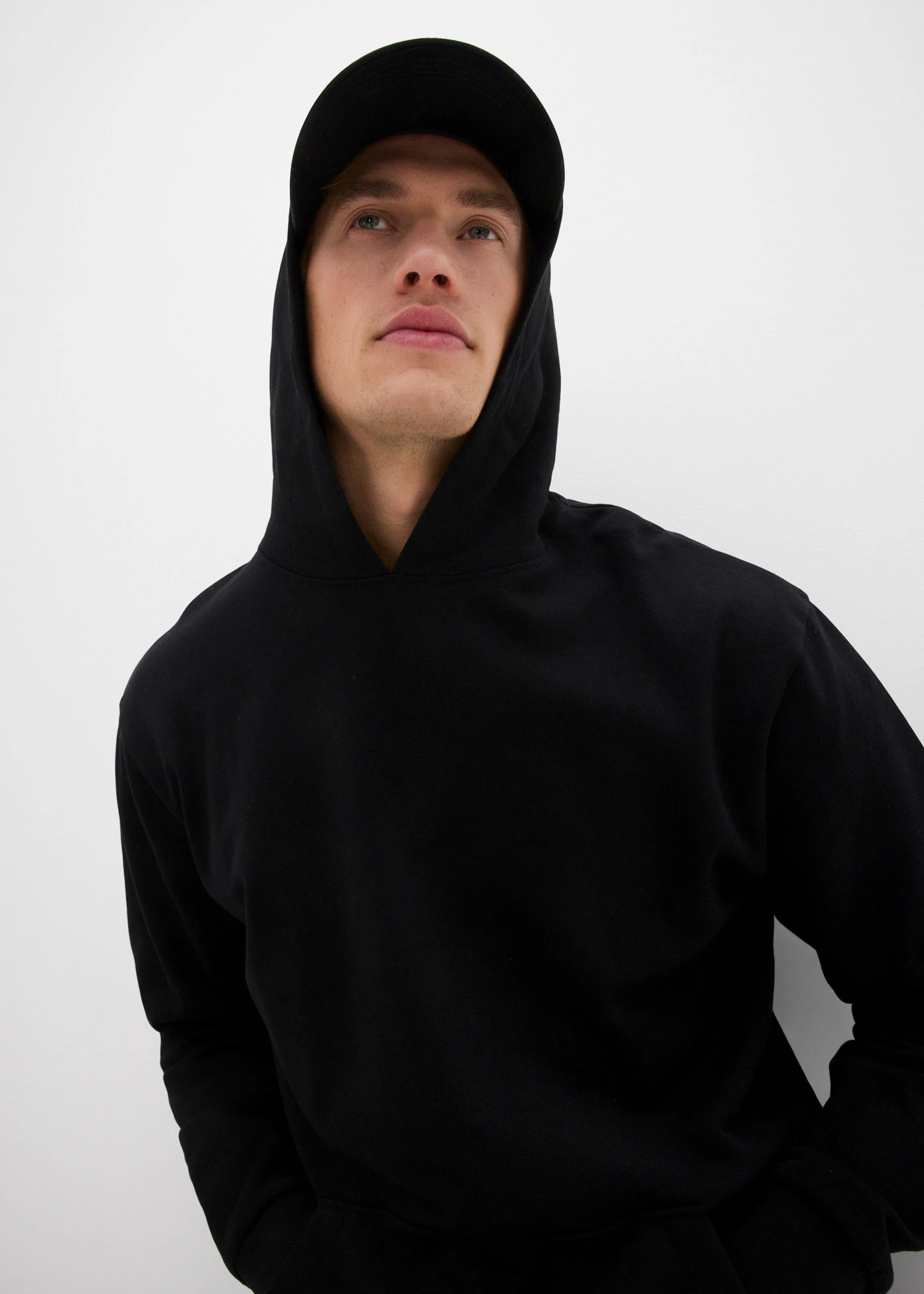 Mikina s kapucí, z čisté organické bavlny, Loose Fit • černá • bonprix obchod