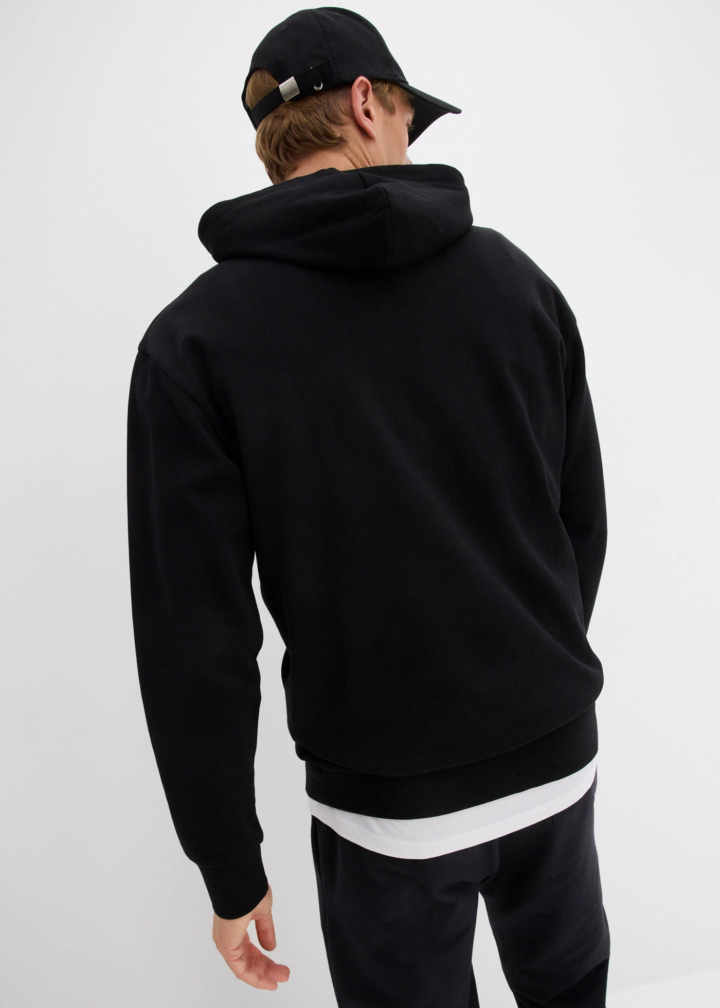 Mikina s kapucí, z čisté organické bavlny, Loose Fit • černá • bonprix obchod